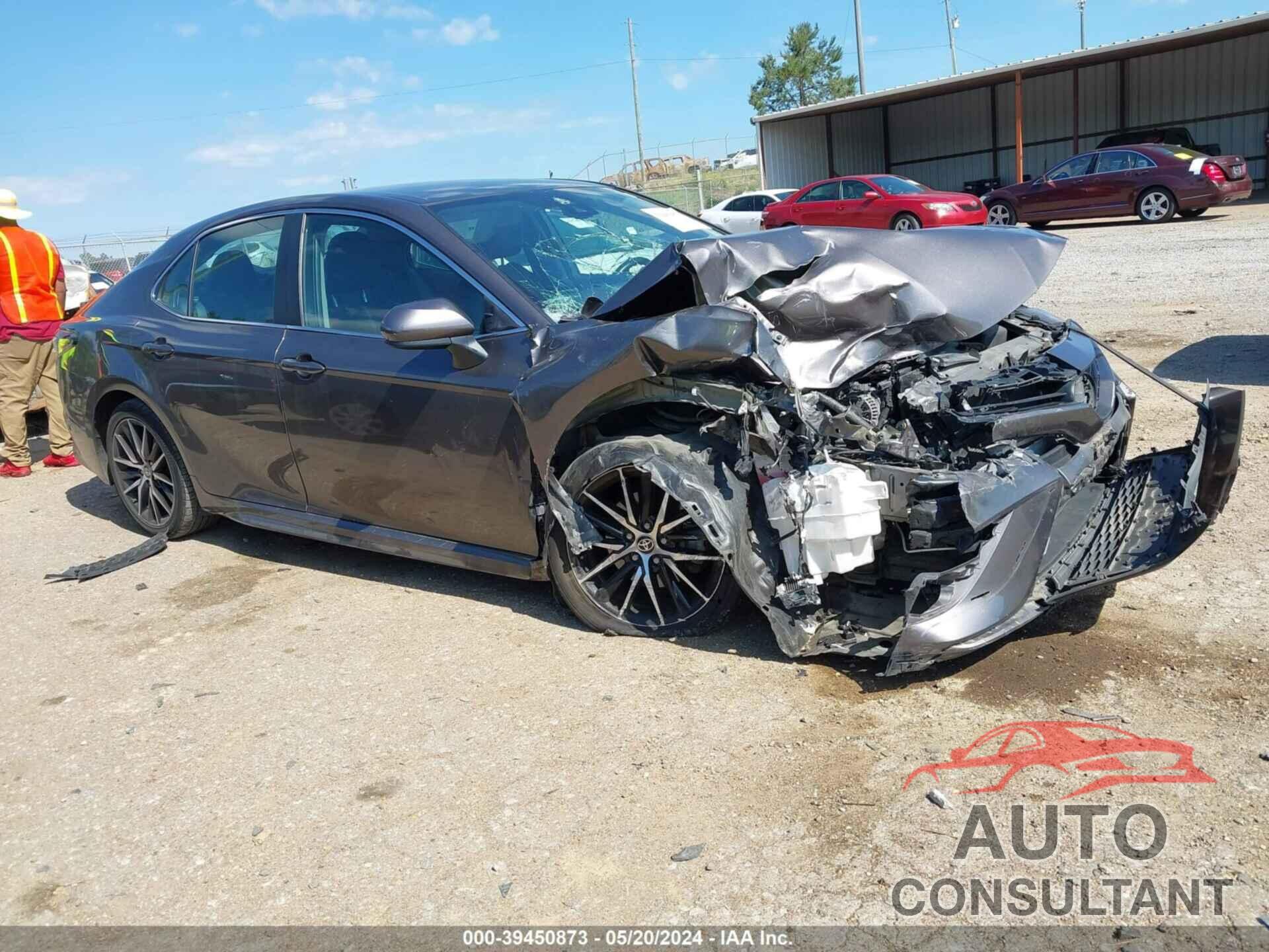 TOYOTA CAMRY 2021 - 4T1G11AK8MU586376