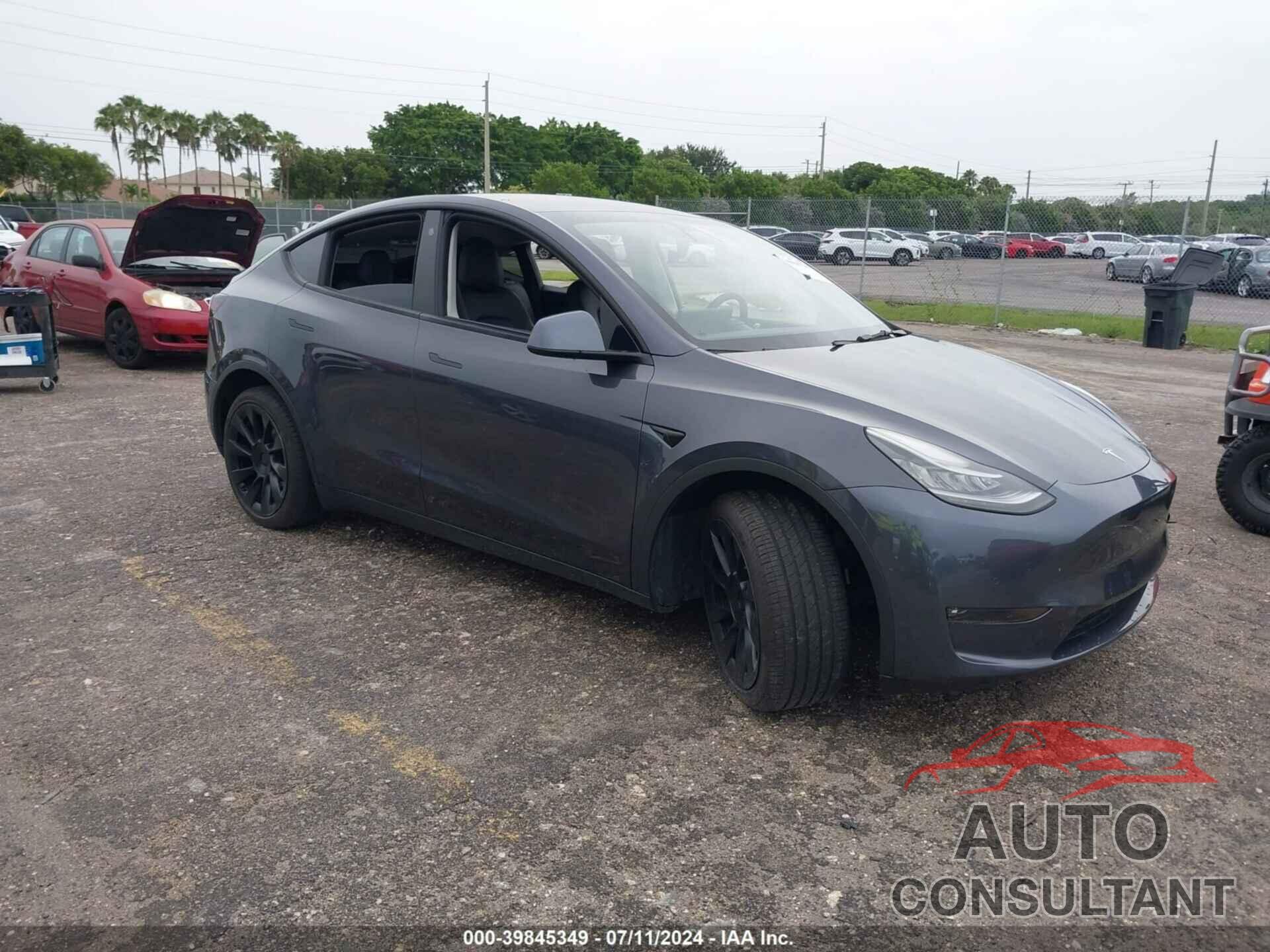 TESLA MODEL Y 2021 - 5YJYGDEE6MF185771