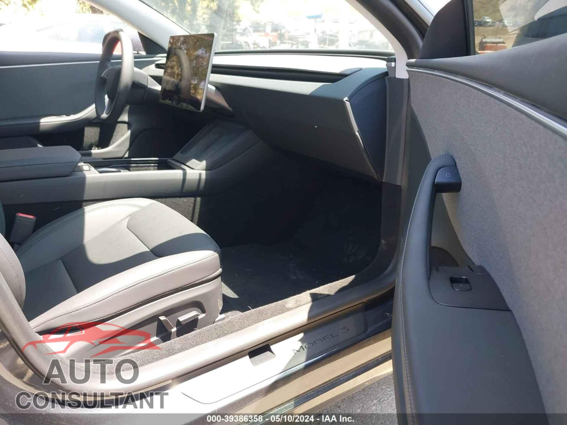 TESLA MODEL 3 2024 - 5YJ3E1EA7RF728239