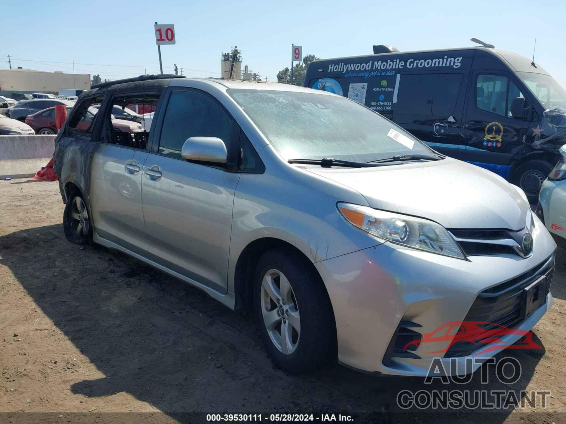 TOYOTA SIENNA 2019 - 5TDKZ3DC7KS977009