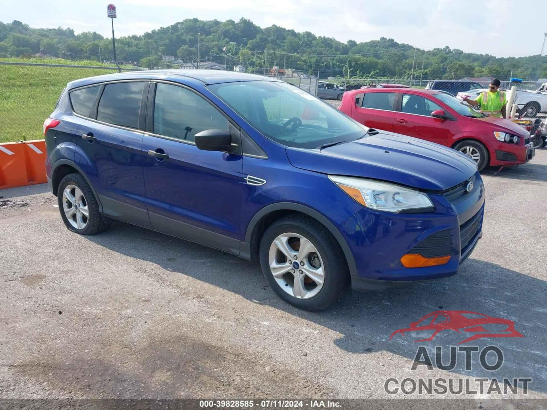 FORD ESCAPE 2016 - 1FMCU0F71GUA84379