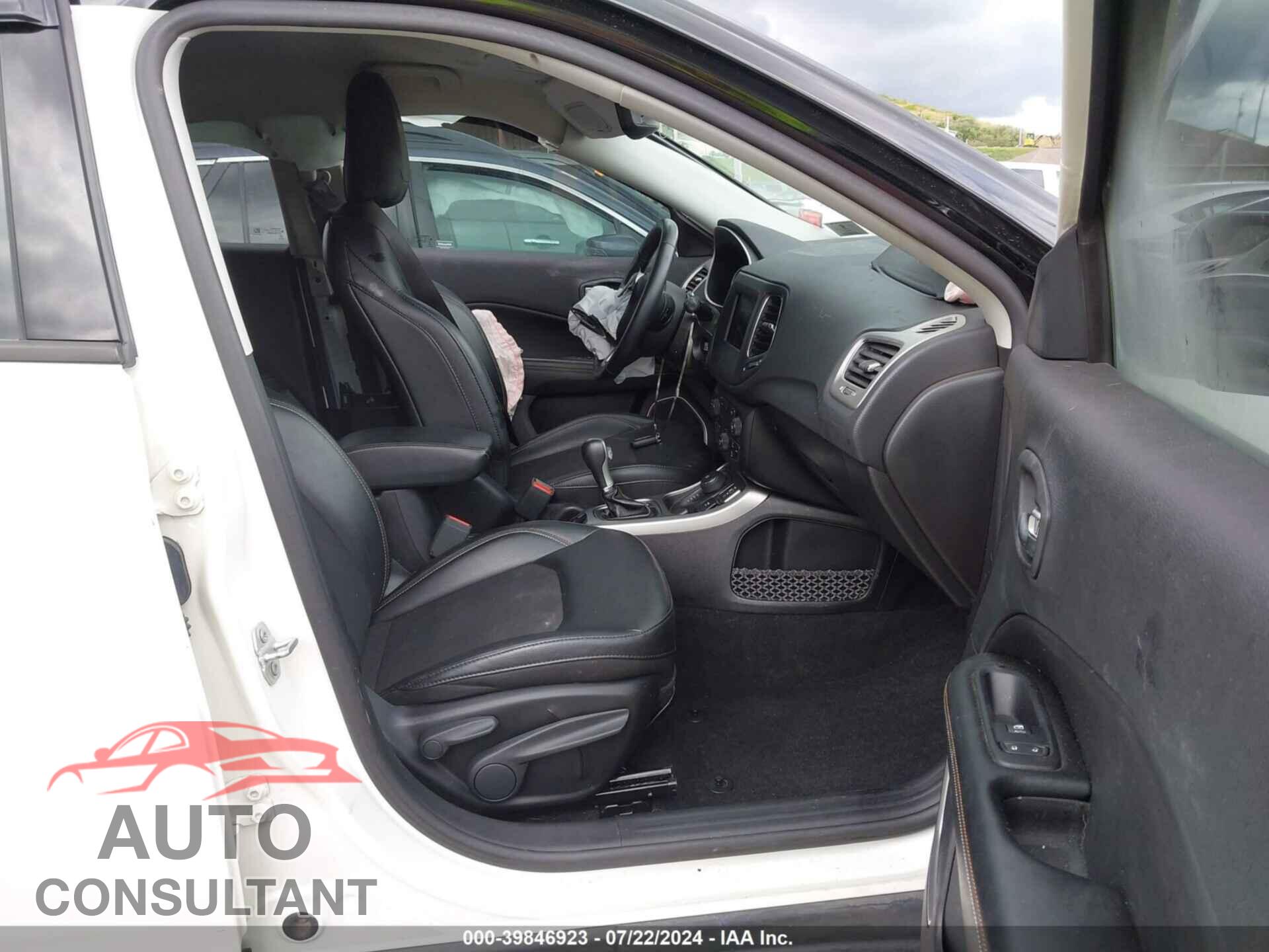 JEEP COMPASS 2020 - 3C4NJDBB6LT107182