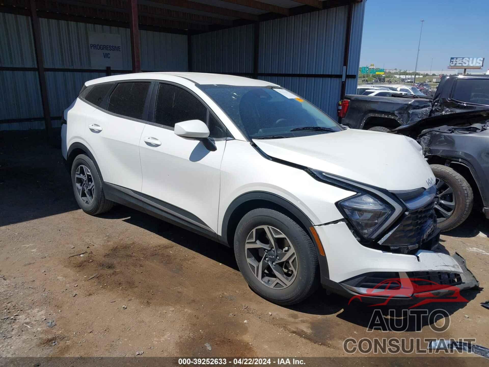 KIA SPORTAGE 2023 - KNDPU3AF0P7034352