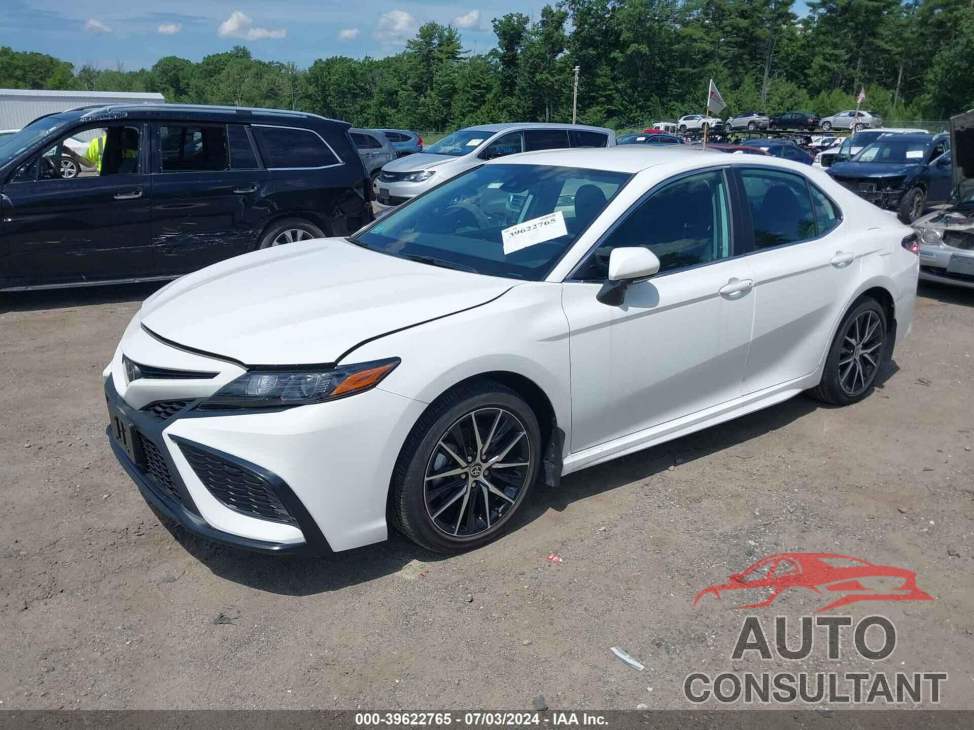 TOYOTA CAMRY 2022 - 4T1G11AK6NU037275