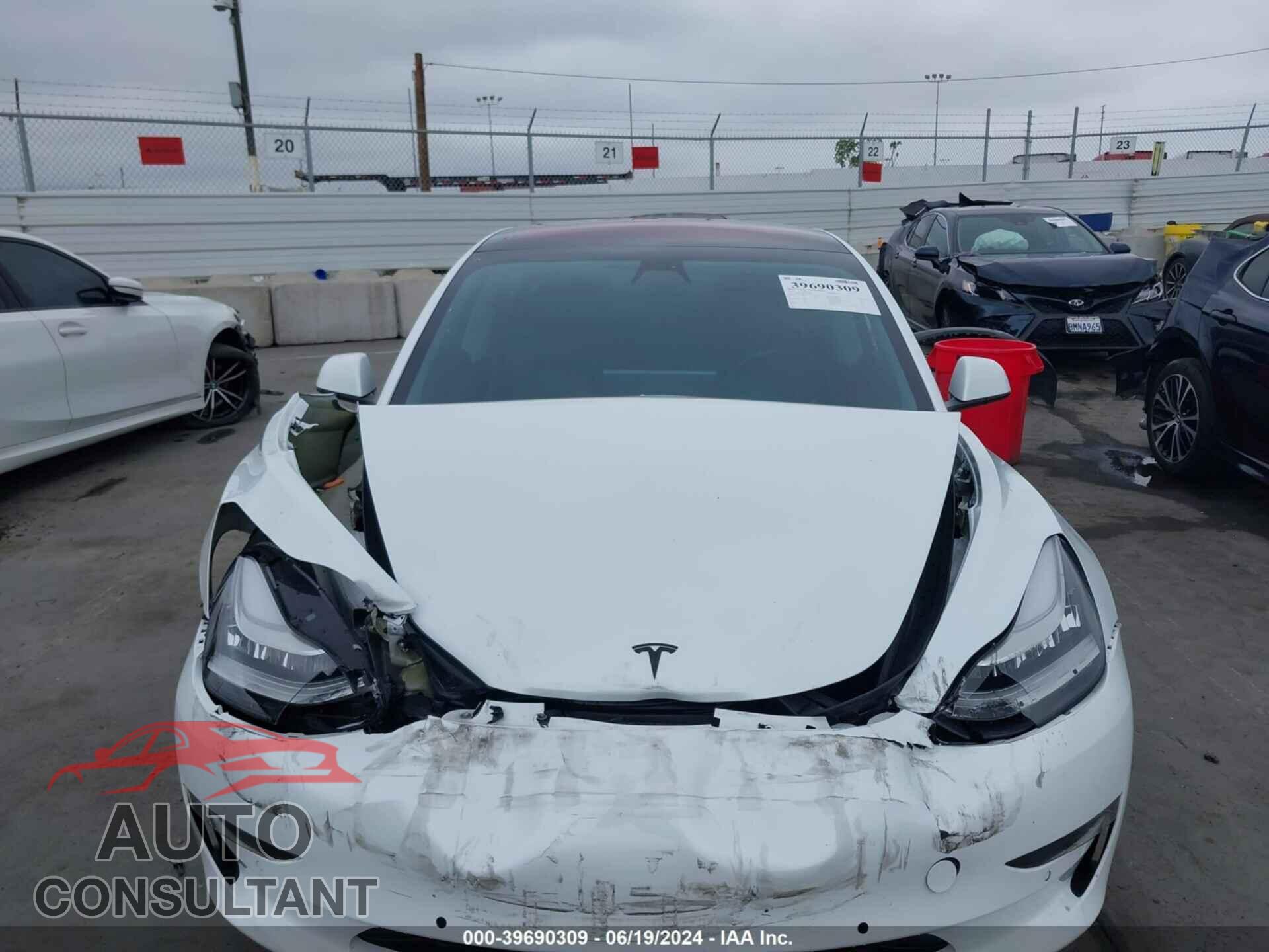 TESLA MODEL 3 2018 - 5YJ3E1EA5JF044343