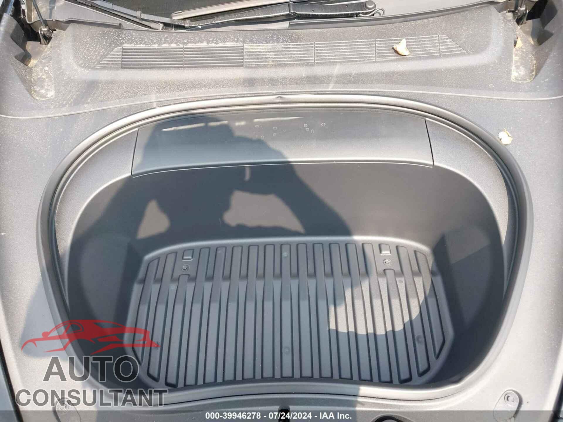 TESLA MODEL 3 2024 - 5YJ3E1EBXRF717079