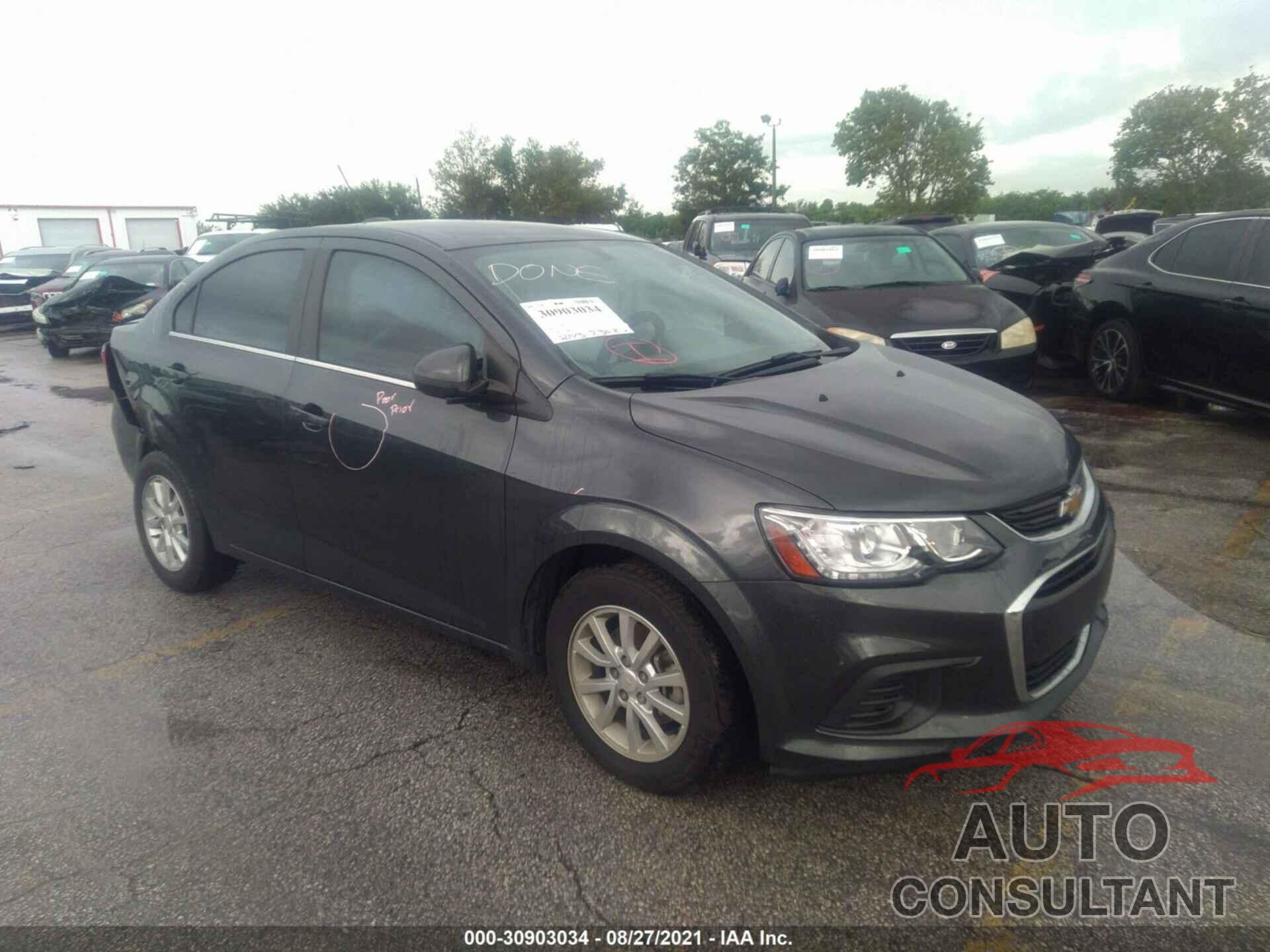 CHEVROLET SONIC 2018 - 1G1JD5SH0J4140819