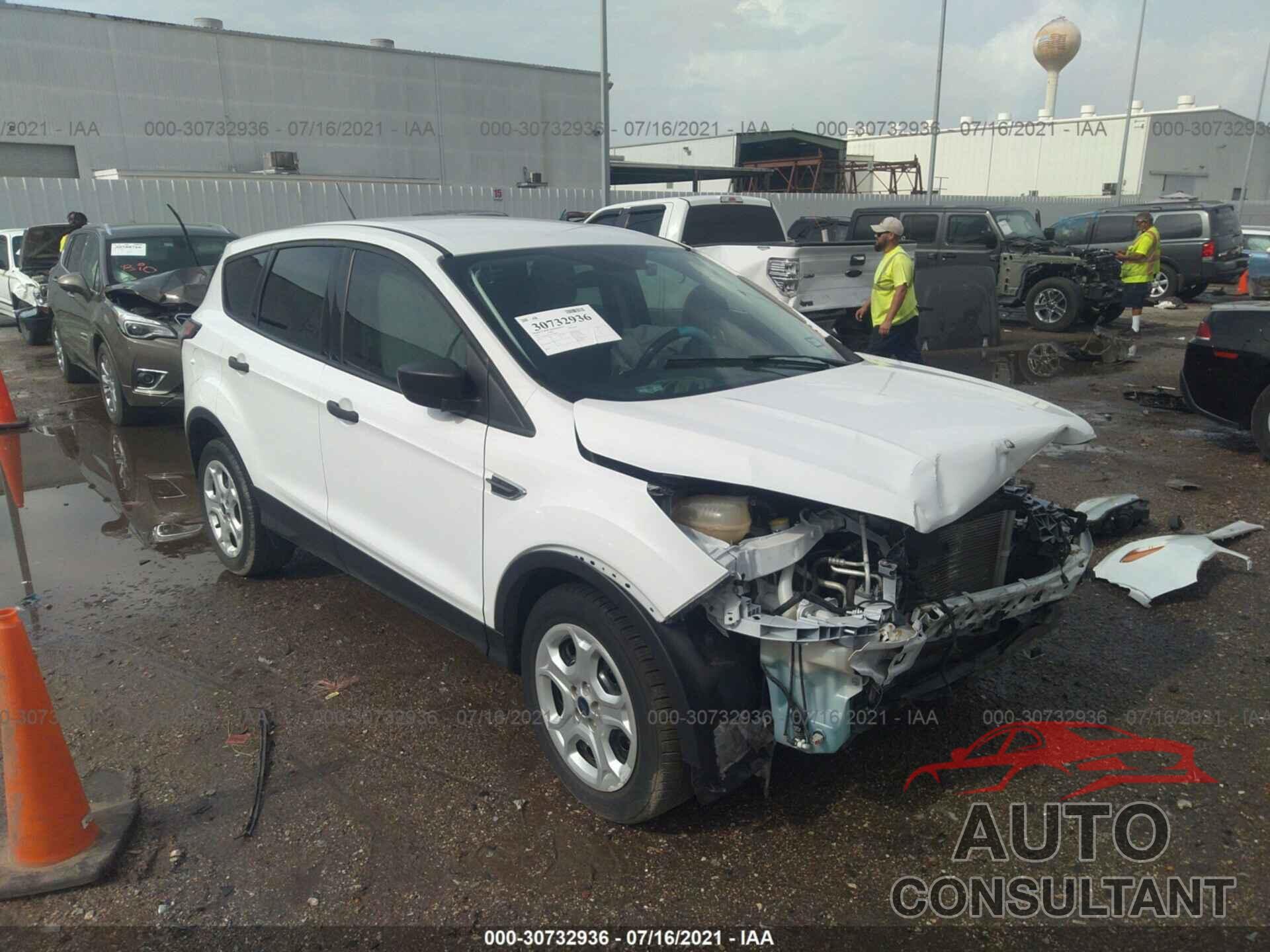 FORD ESCAPE 2017 - 1FMCU0F77HUA38475