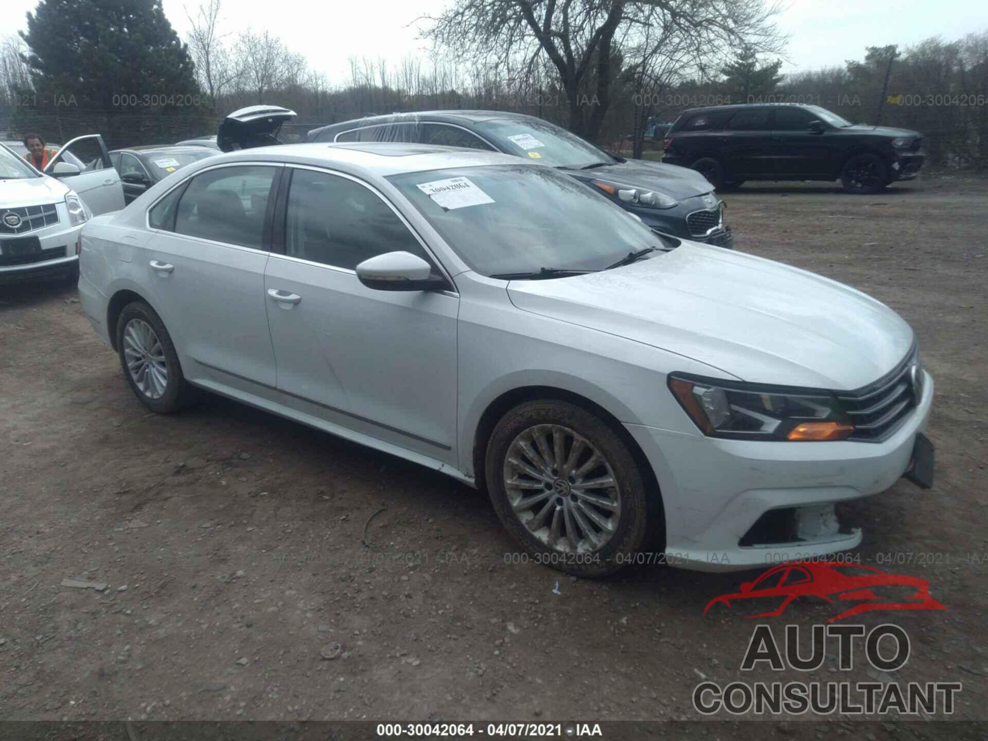 VOLKSWAGEN PASSAT 2017 - 1VWBT7A34HC010152