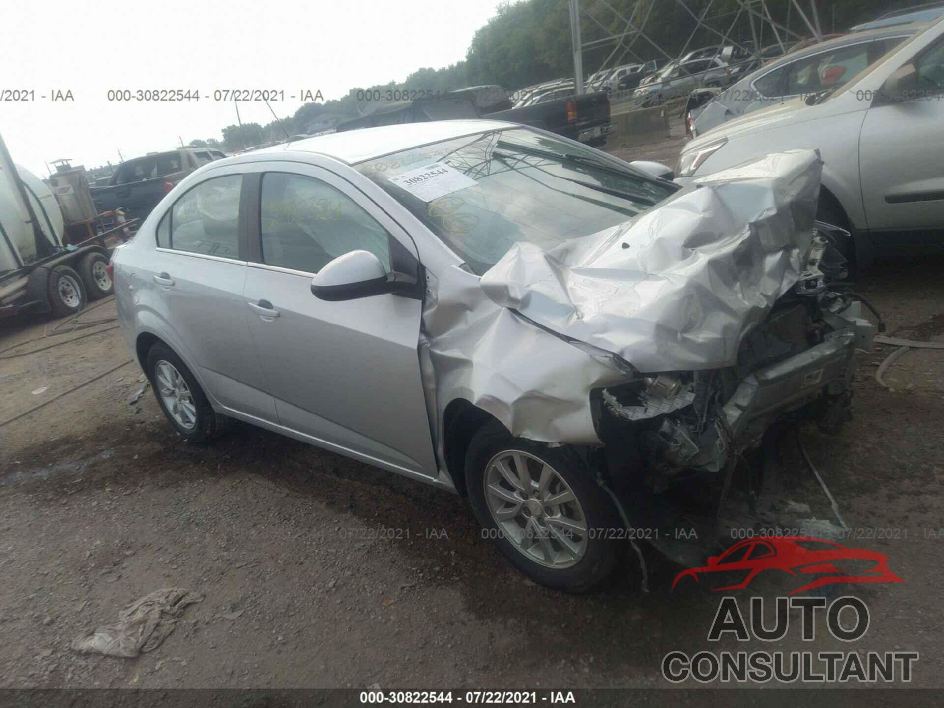 CHEVROLET SONIC 2017 - 1G1JD5SH4H4104934