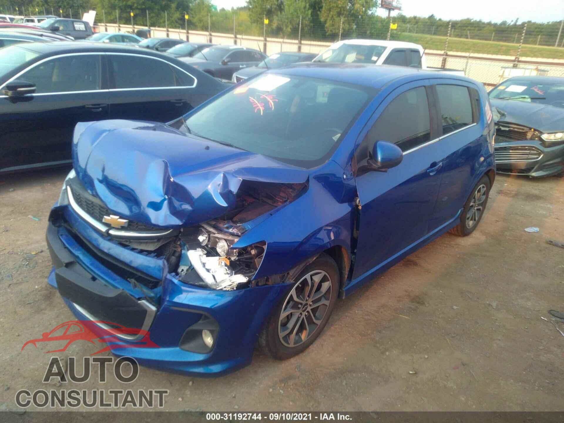 CHEVROLET SONIC 2018 - 1G1JD6SH0J4100357