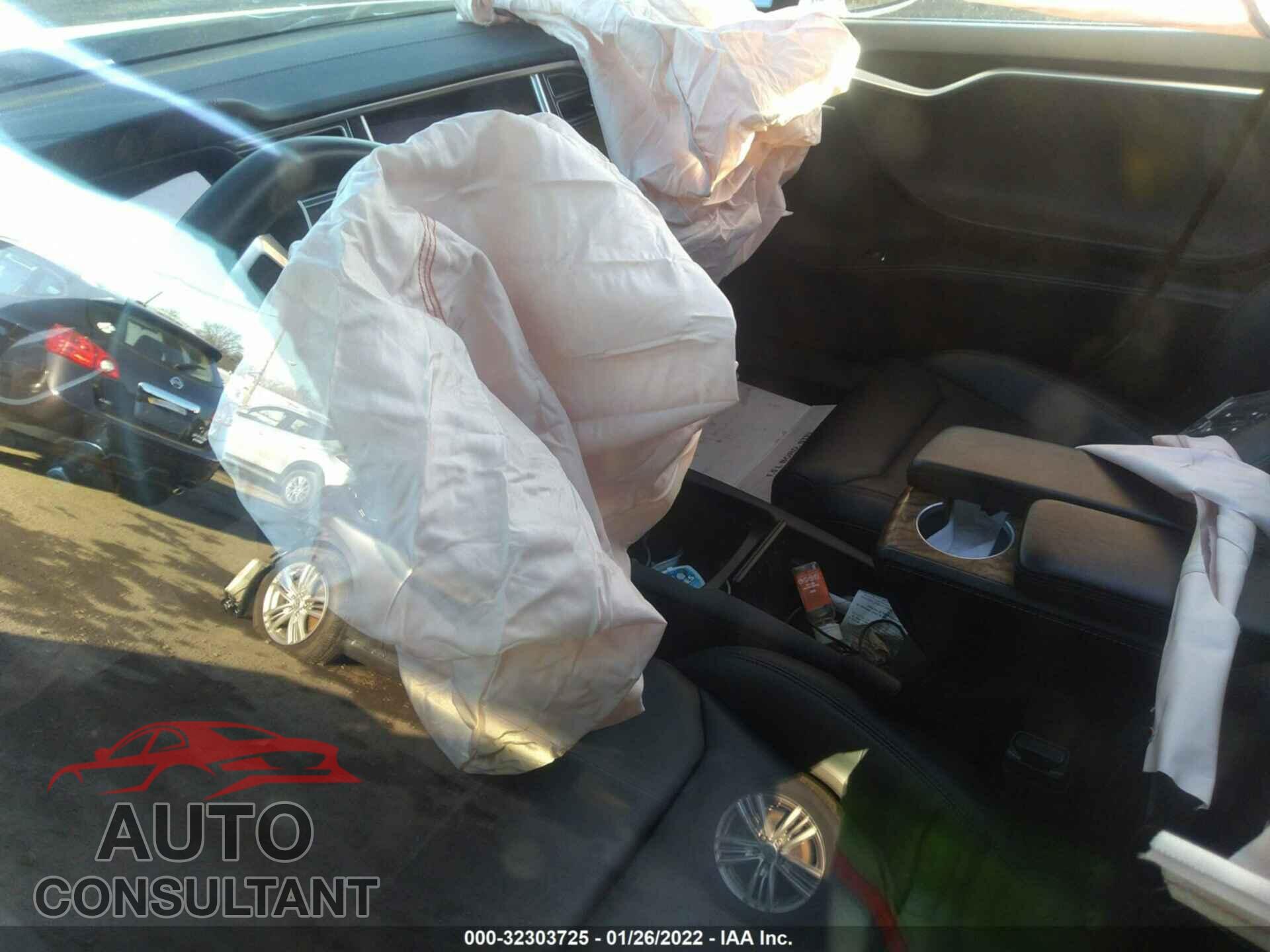 TESLA MODEL S 2018 - 5YJSA1E20JF241629