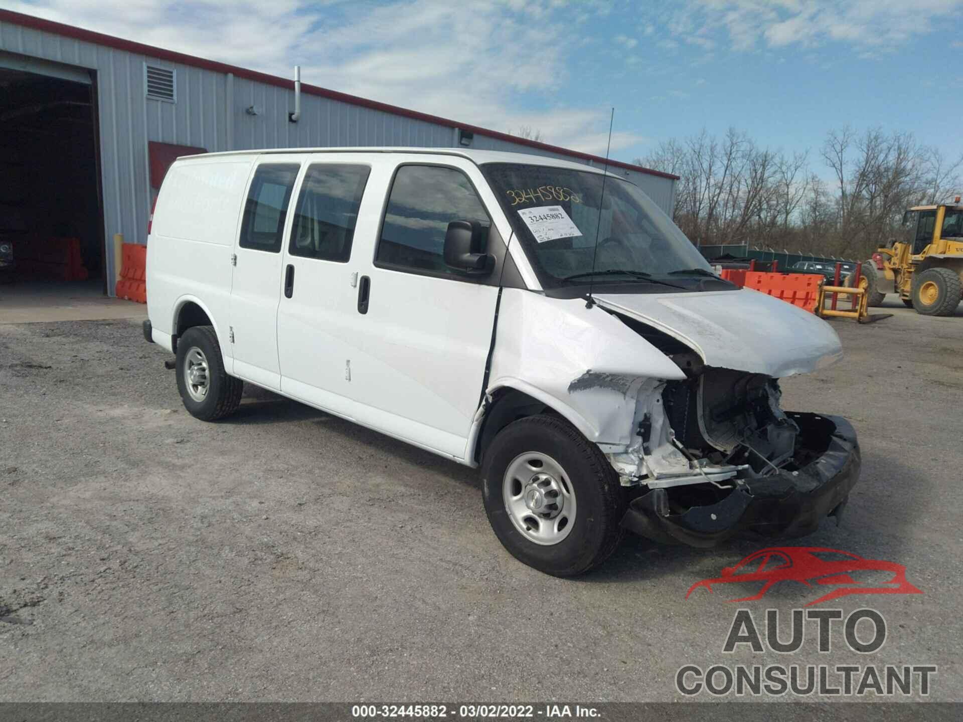 CHEVROLET EXPRESS CARGO VAN 2017 - 1GCWGAFF2H1268903