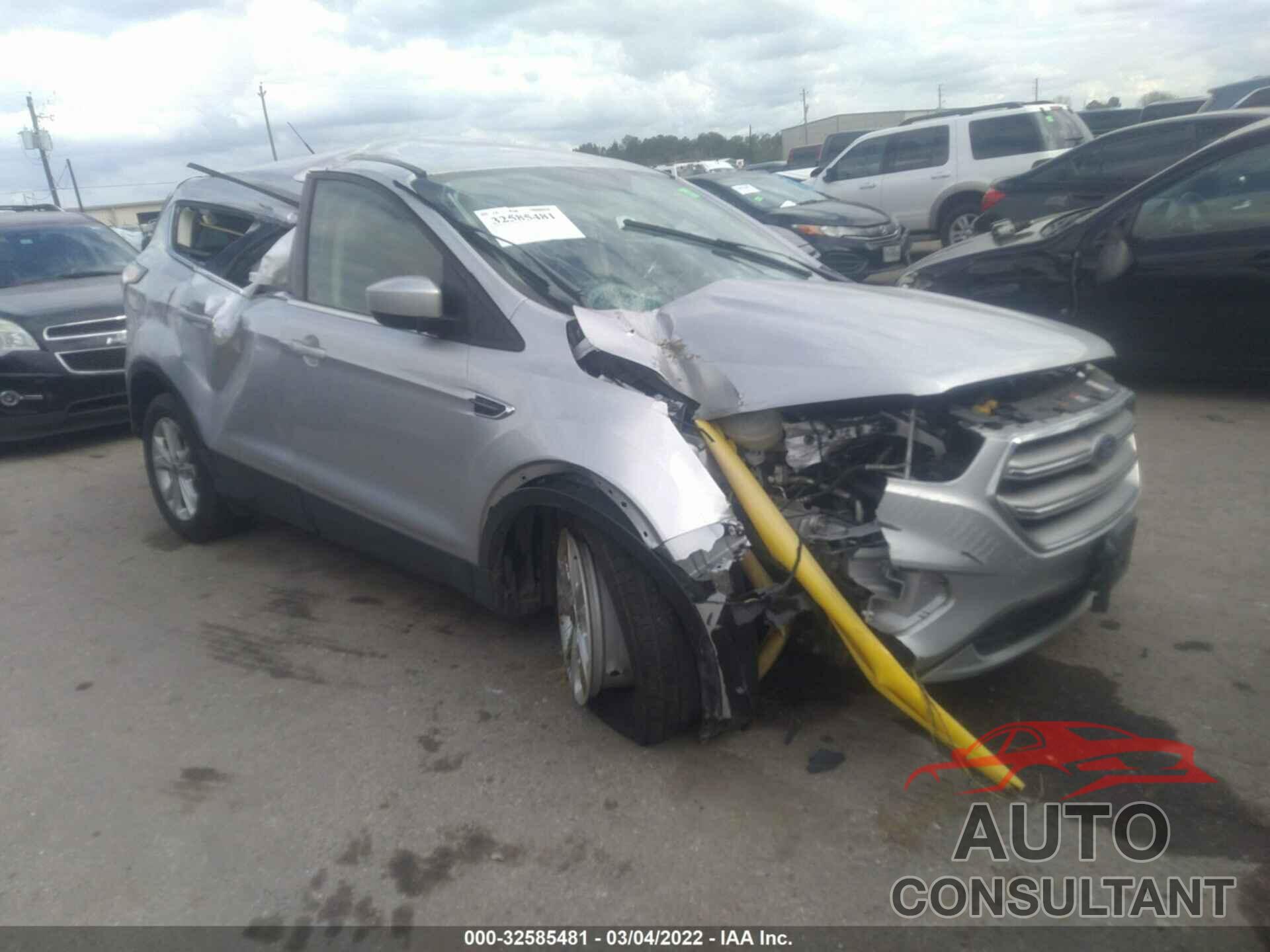 FORD ESCAPE 2017 - 1FMCU0GD6HUC65581