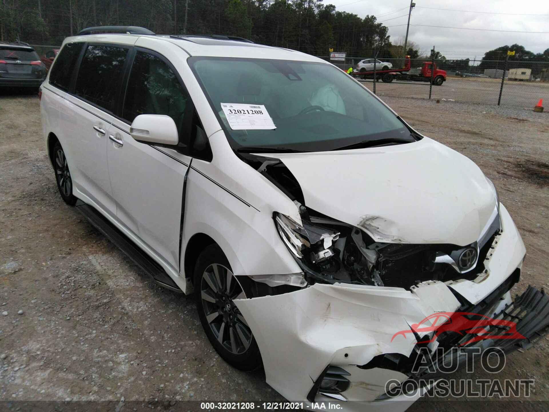 TOYOTA SIENNA 2018 - 5TDYZ3DC8JS964195