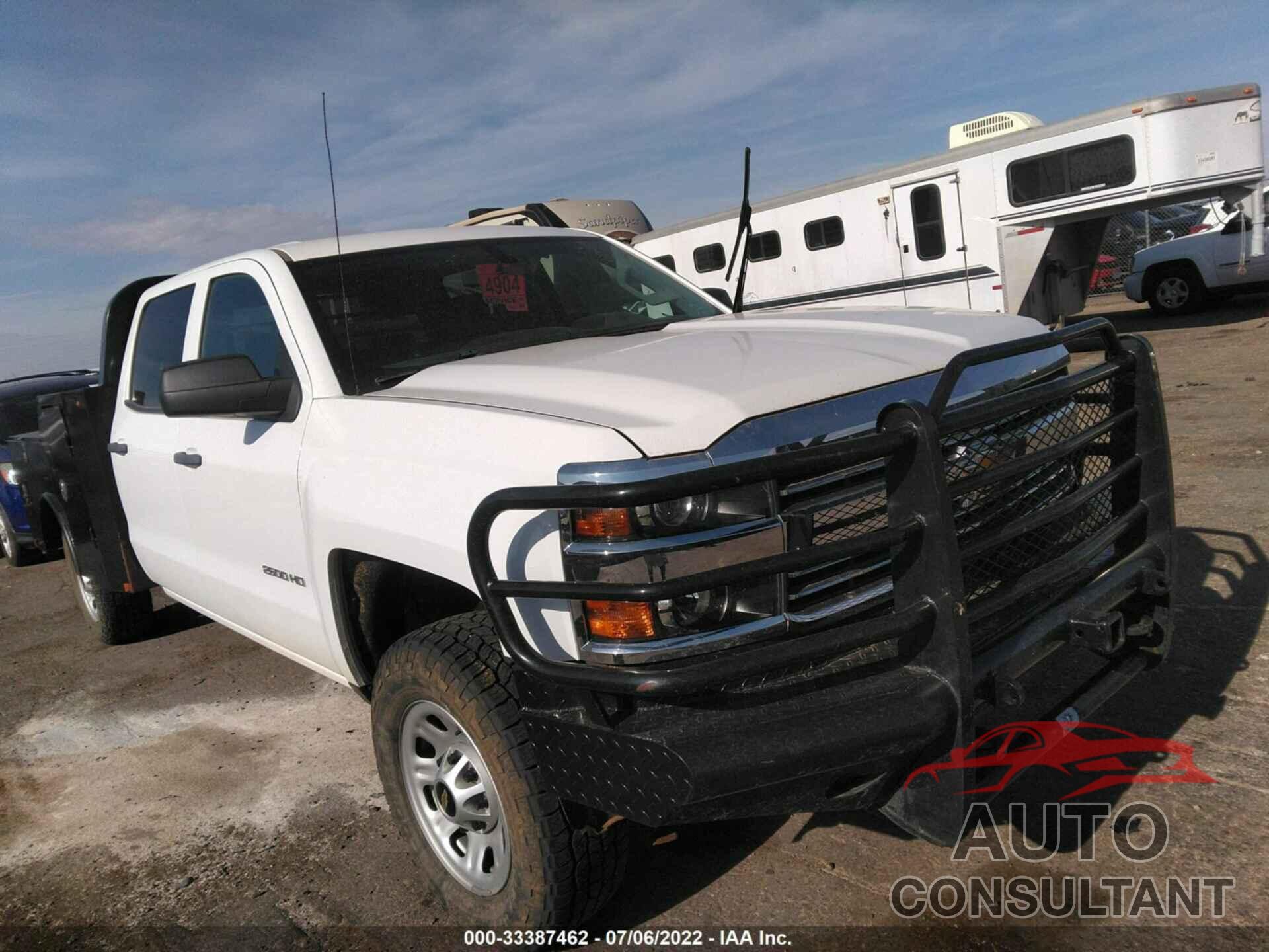 CHEVROLET SILVERADO 2500HD 2018 - 1GC1KUEG9JF221218