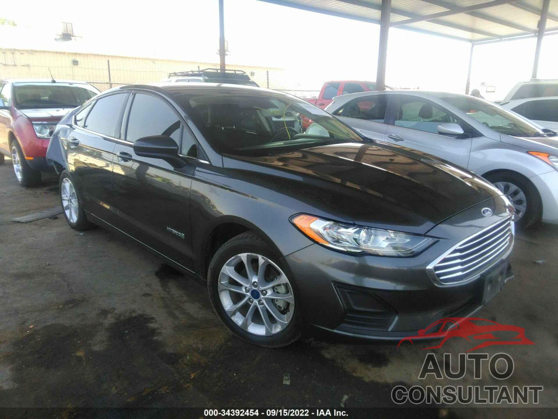 FORD FUSION HYBRID 2019 - 3FA6P0LU6KR202466