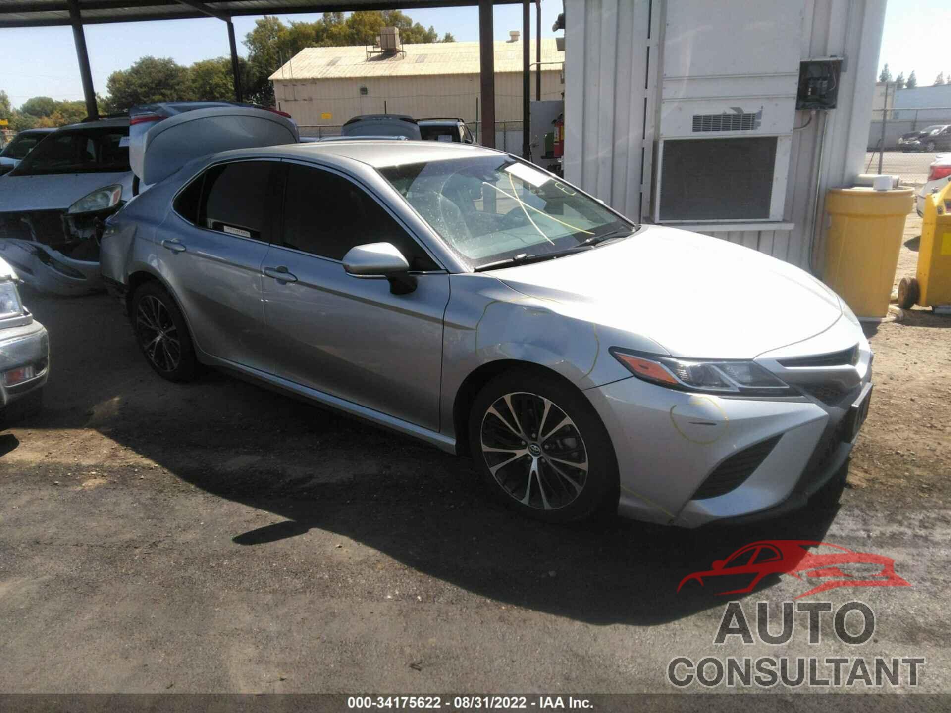 TOYOTA CAMRY 2018 - 4T1B11HK5JU111926