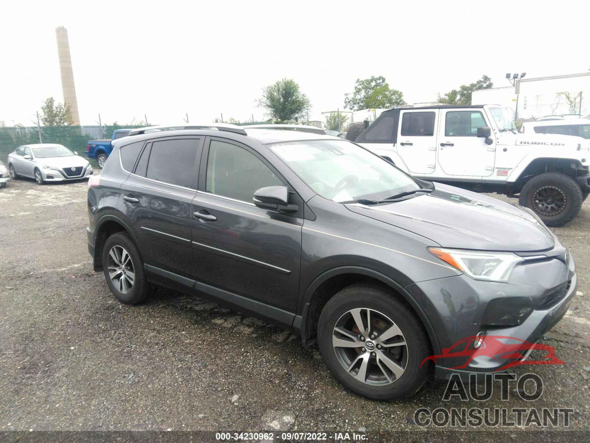 TOYOTA RAV4 2017 - JTMRFREV5HJ120607