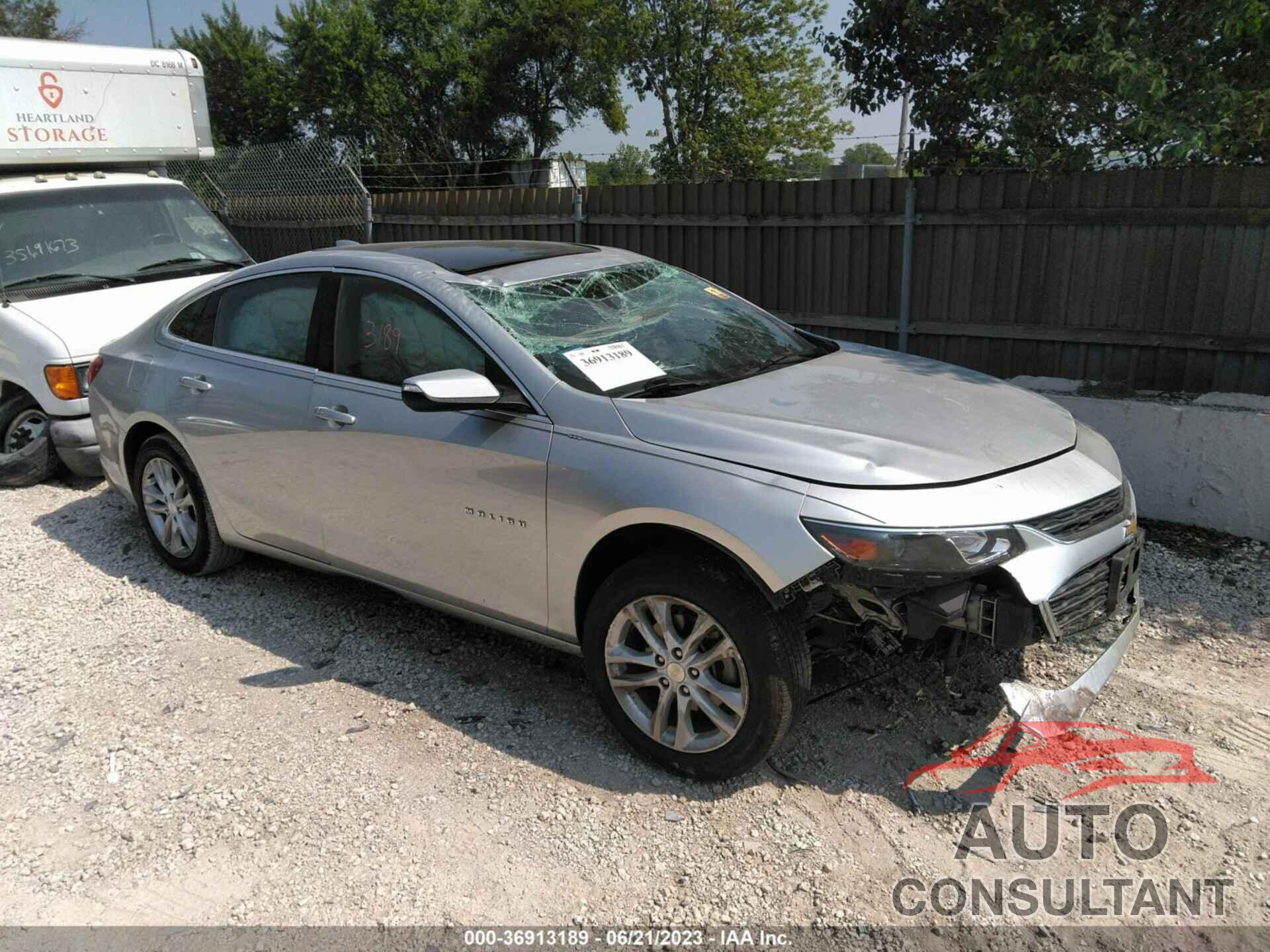 CHEVROLET MALIBU 2018 - 1G1ZD5ST1JF107677
