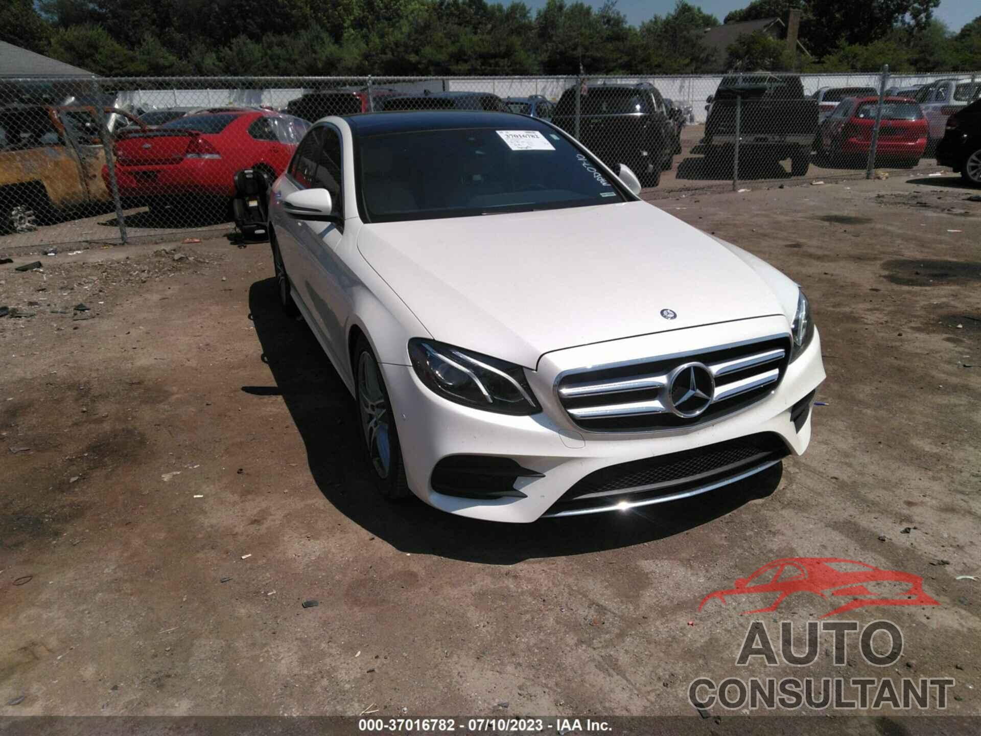 MERCEDES-BENZ E 300 2017 - WDDZF4KB8HA033979