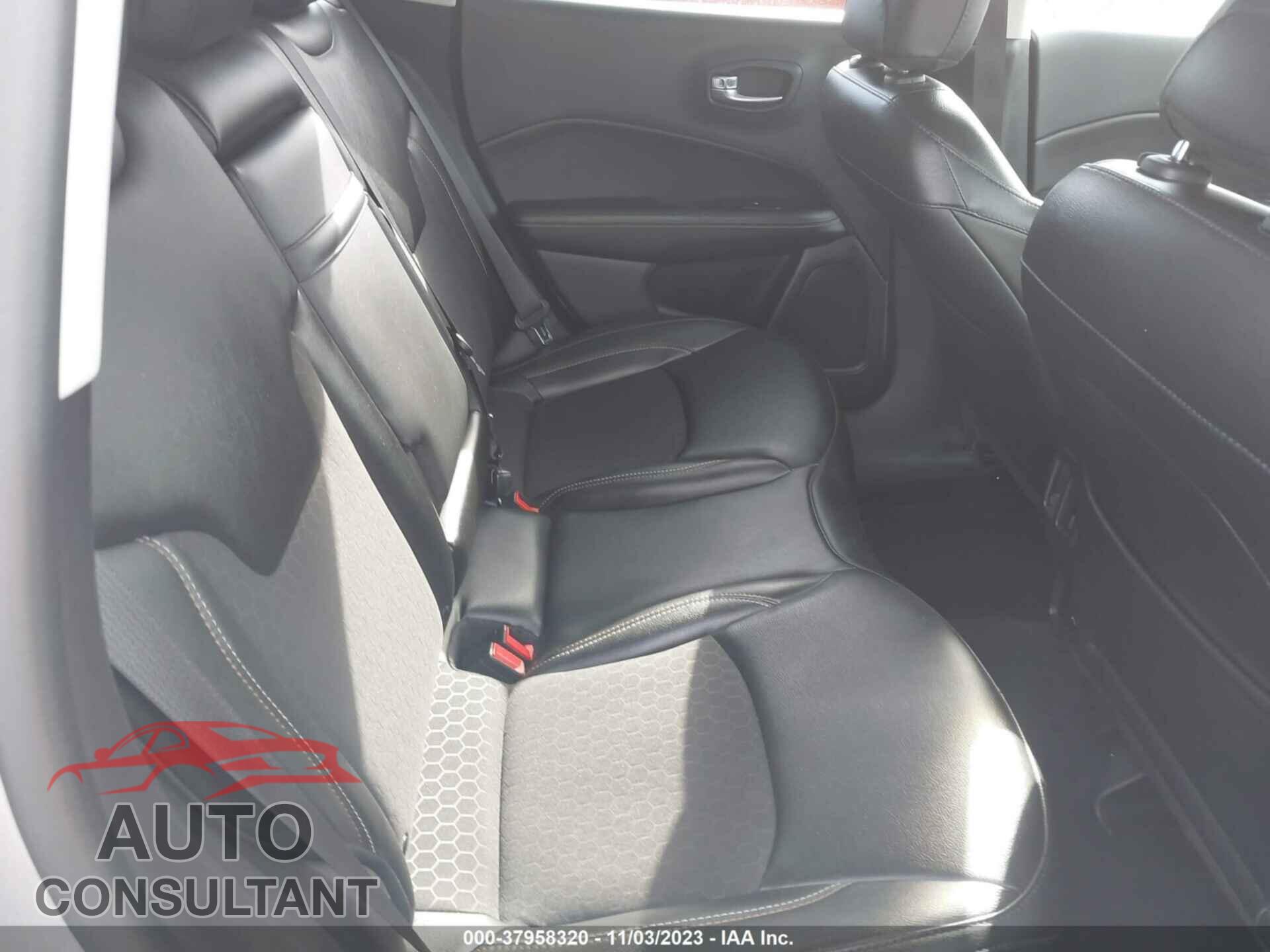 JEEP COMPASS 2020 - 3C4NJDBB2LT148621