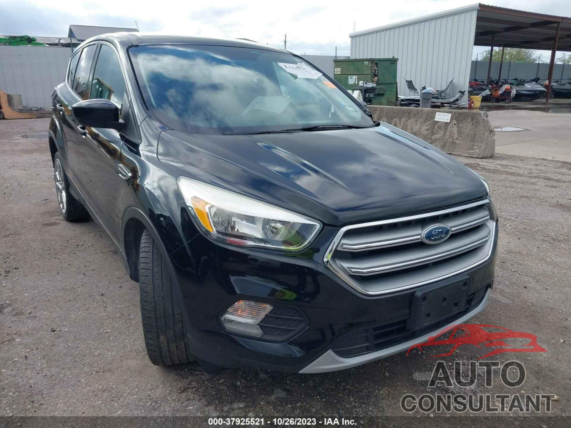 FORD ESCAPE 2017 - 1FMCU0GD3HUE15694