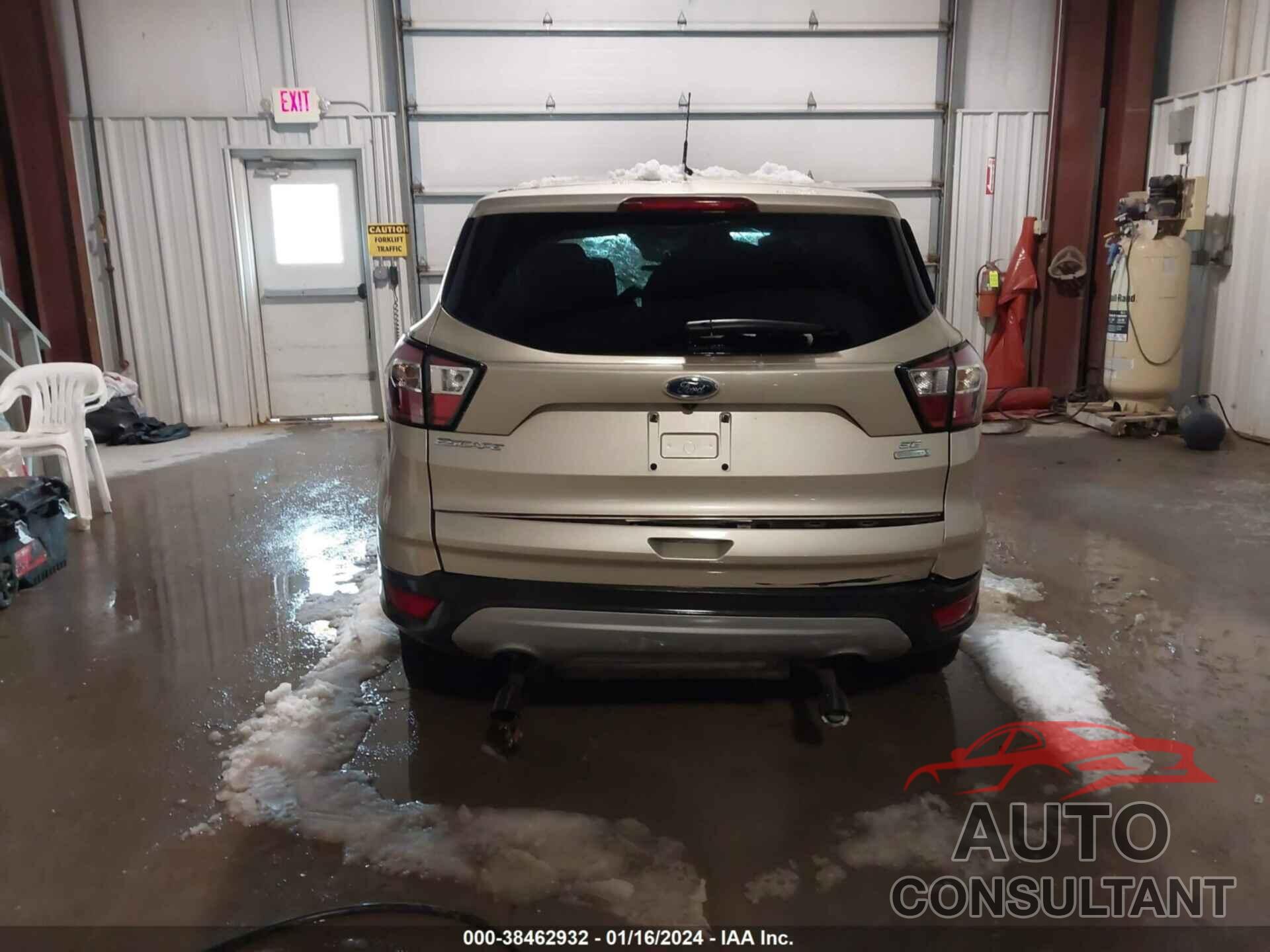 FORD ESCAPE 2017 - 1FMCU0GD5HUF03856