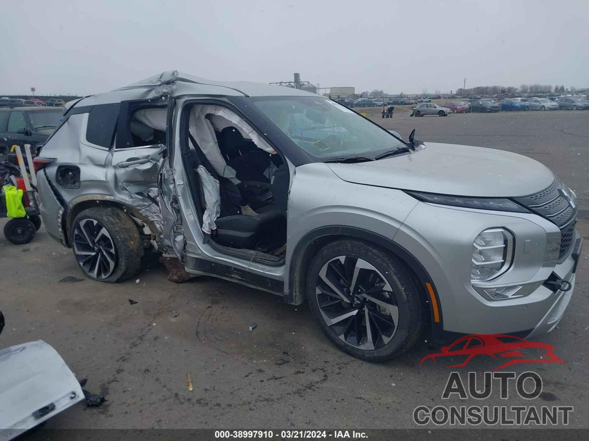 MITSUBISHI OUTLANDER PHEV 2023 - JA4T5UA95PZ038195