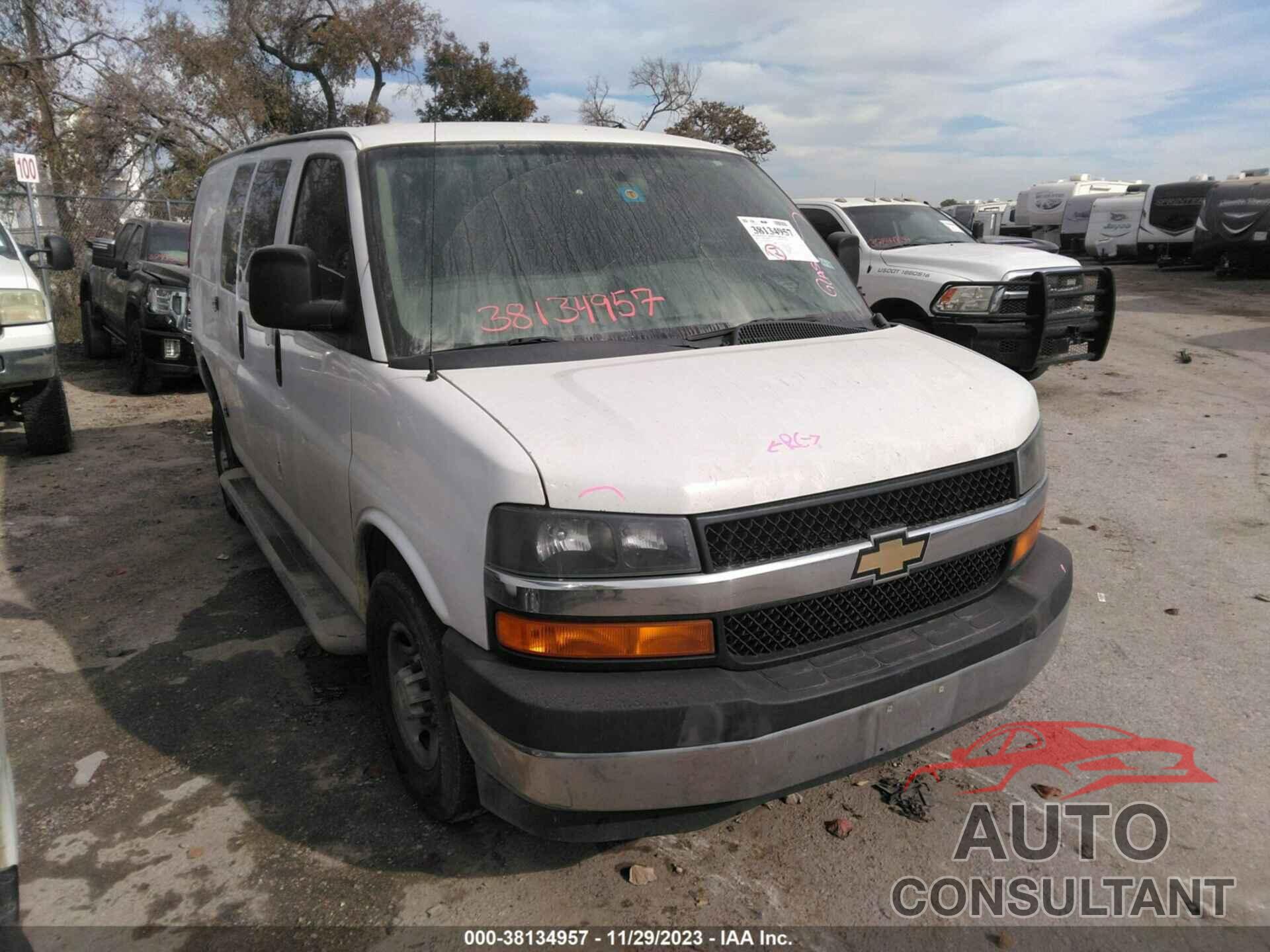 CHEVROLET EXPRESS 2500 2018 - 1GCWGAFG7J1910076