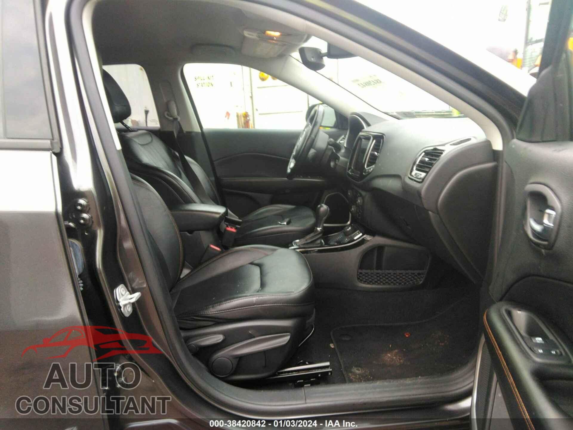 JEEP COMPASS 2021 - 3C4NJDCB7MT511432
