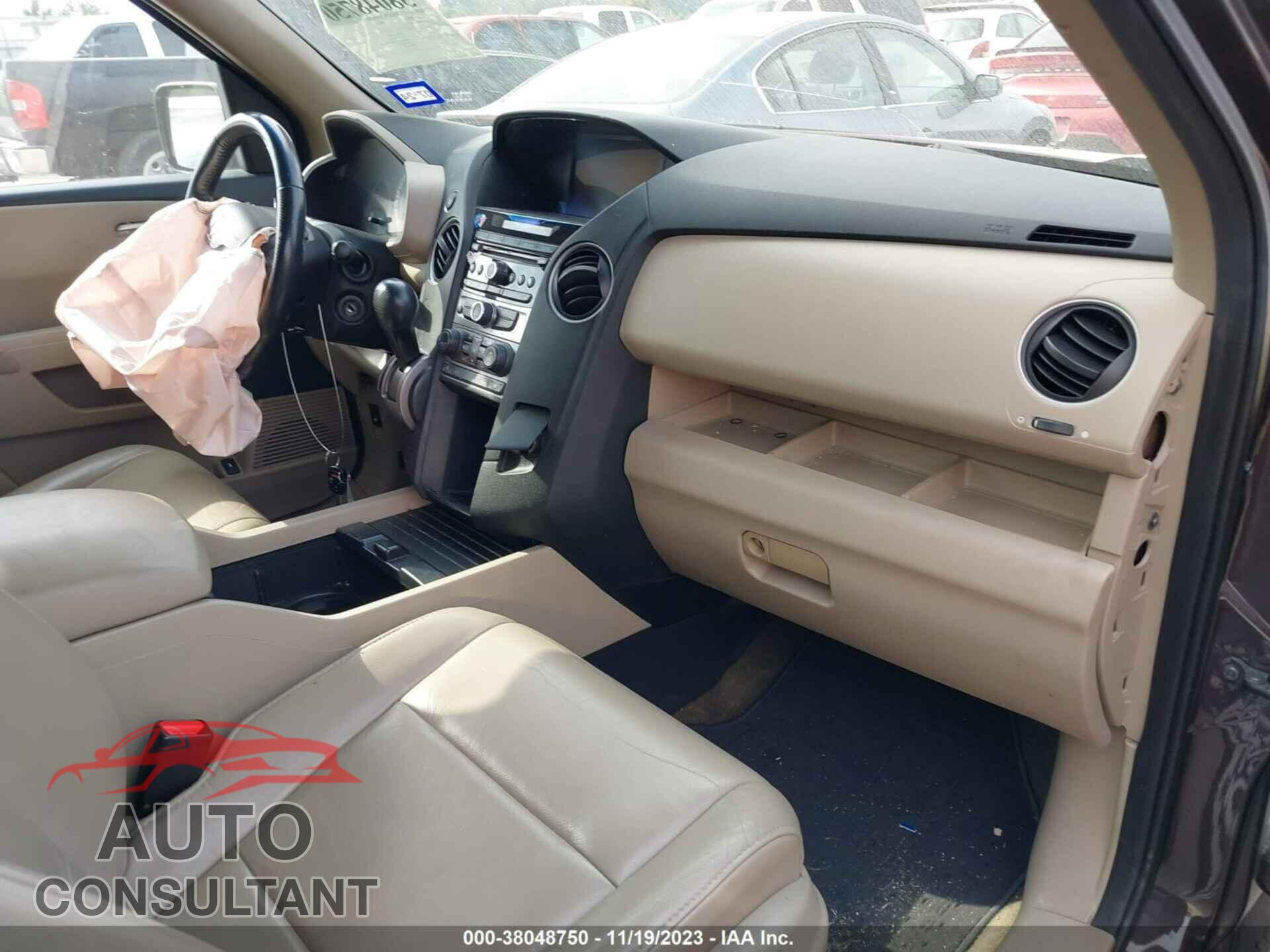 HONDA PILOT 2015 - 5FNYF3H50FB001694