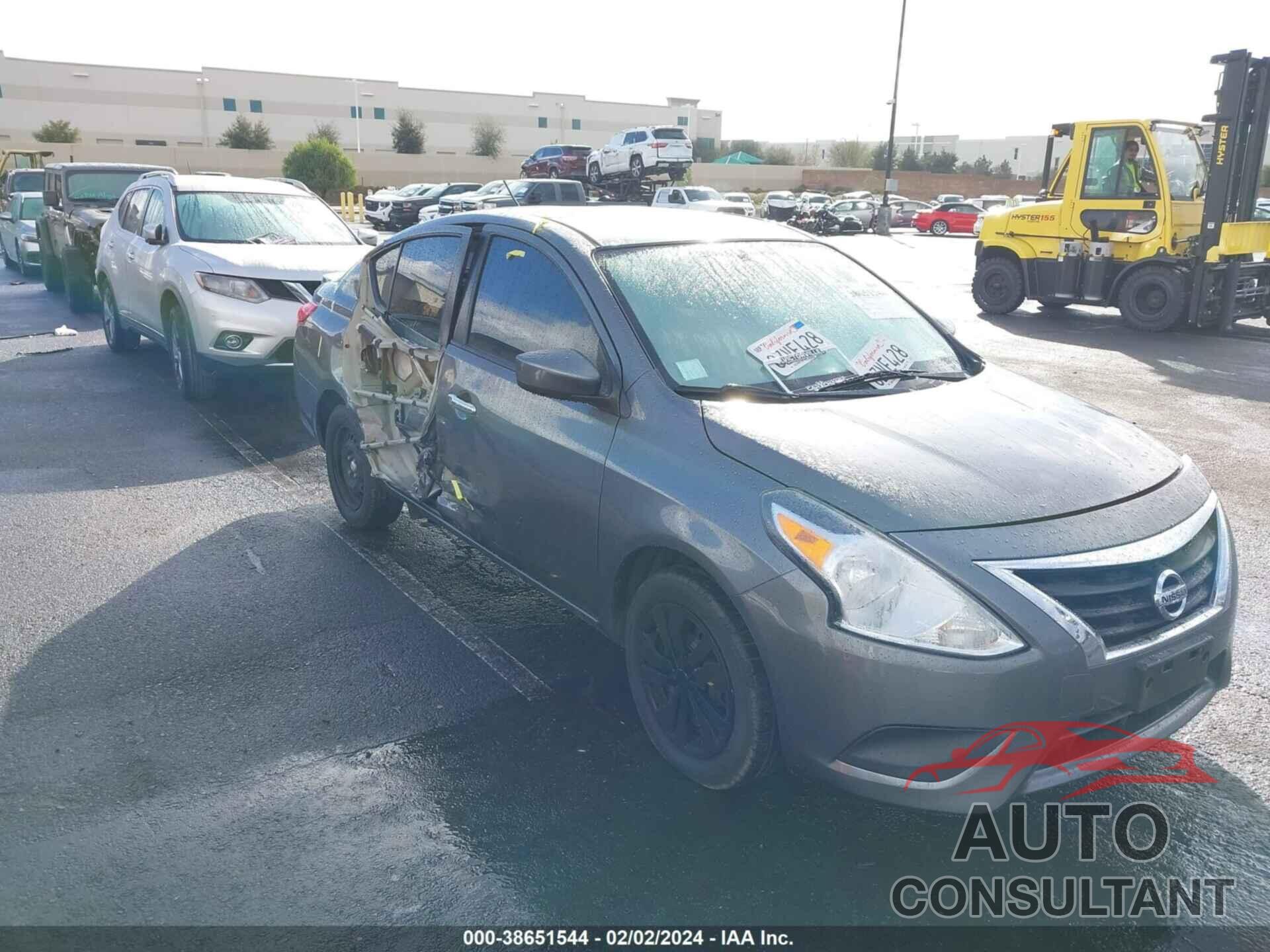 NISSAN VERSA 2018 - 3N1CN7AP0JL812246