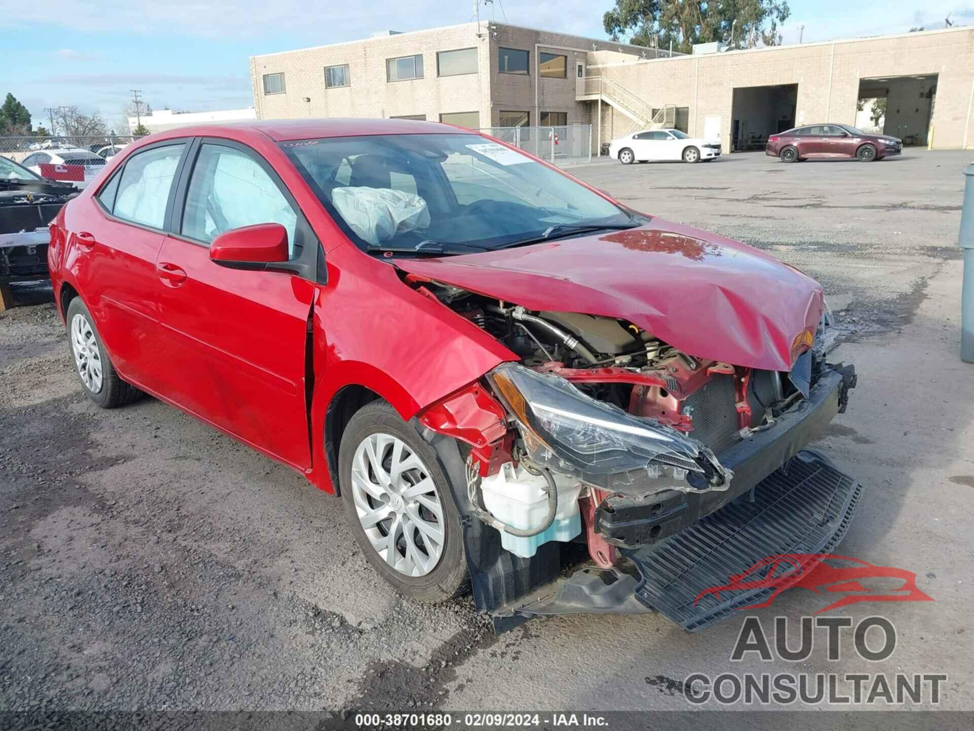 TOYOTA COROLLA 2018 - 2T1BURHE3JC028562