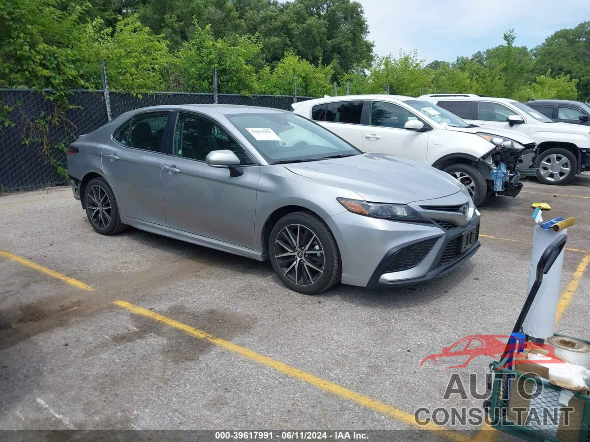 TOYOTA CAMRY 2024 - 4T1G11AK6RU889907