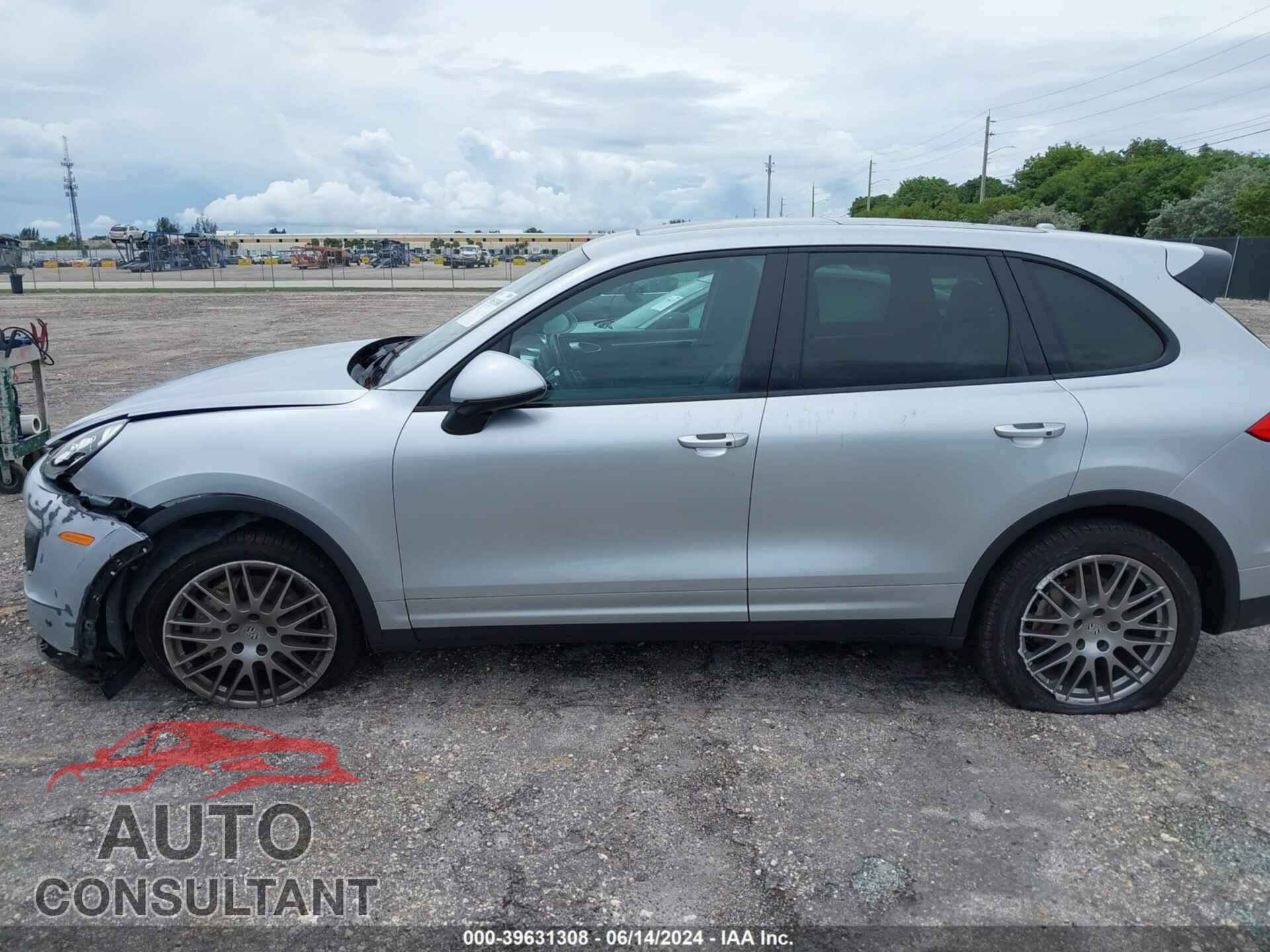 PORSCHE CAYENNE 2017 - WP1AB2A27HLA51689