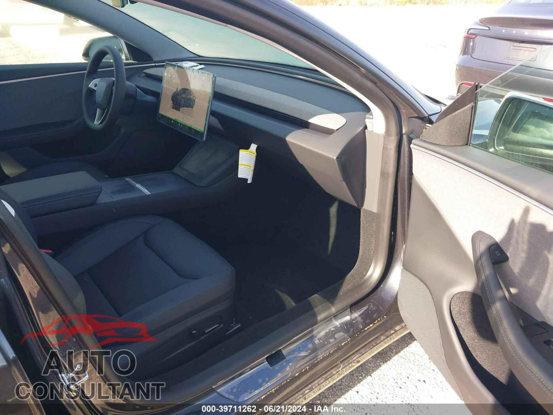 TESLA MODEL 3 2024 - 5YJ3E1EA5RF752507