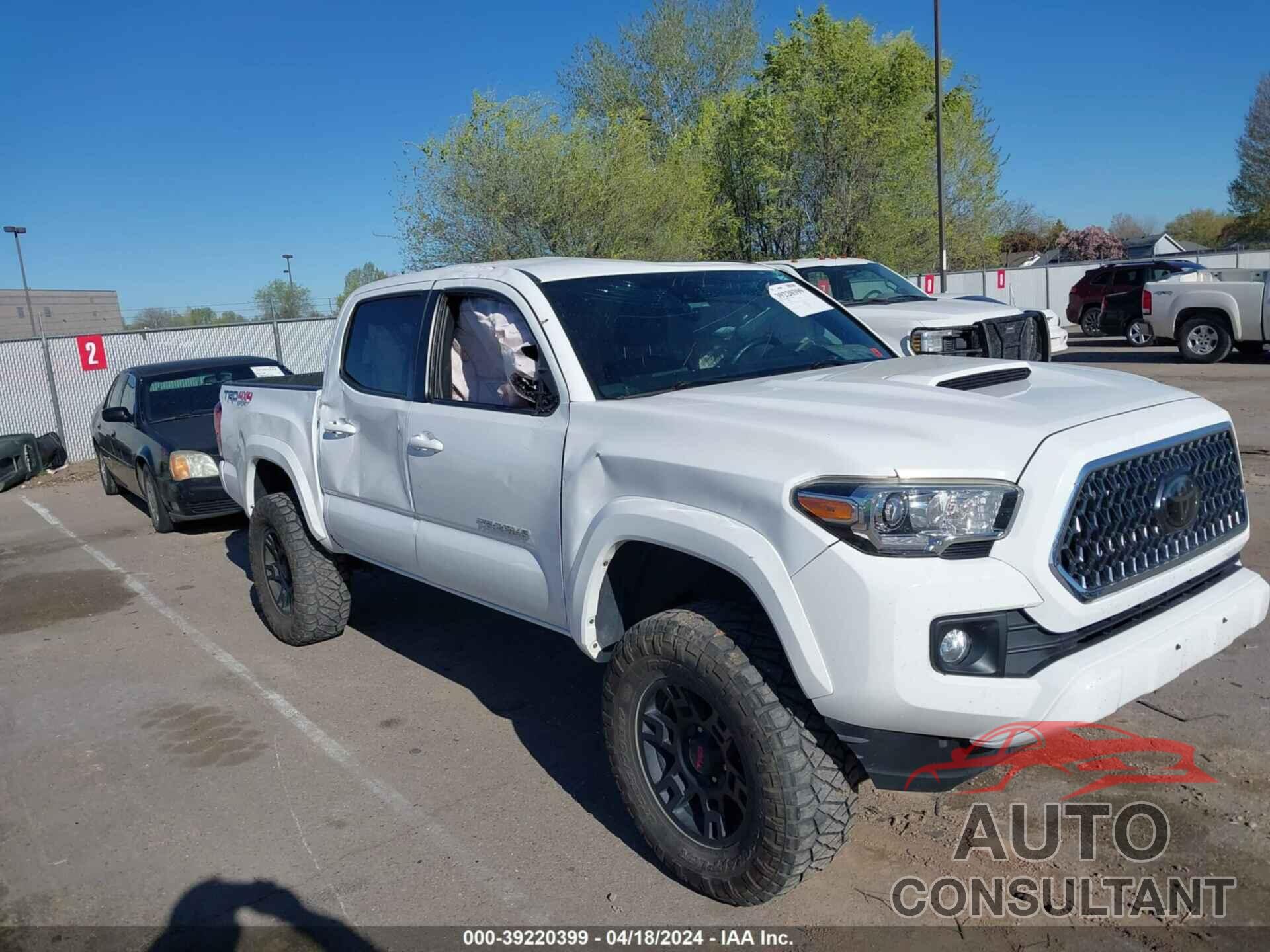 TOYOTA TACOMA 2018 - 3TMCZ5AN9JM135602