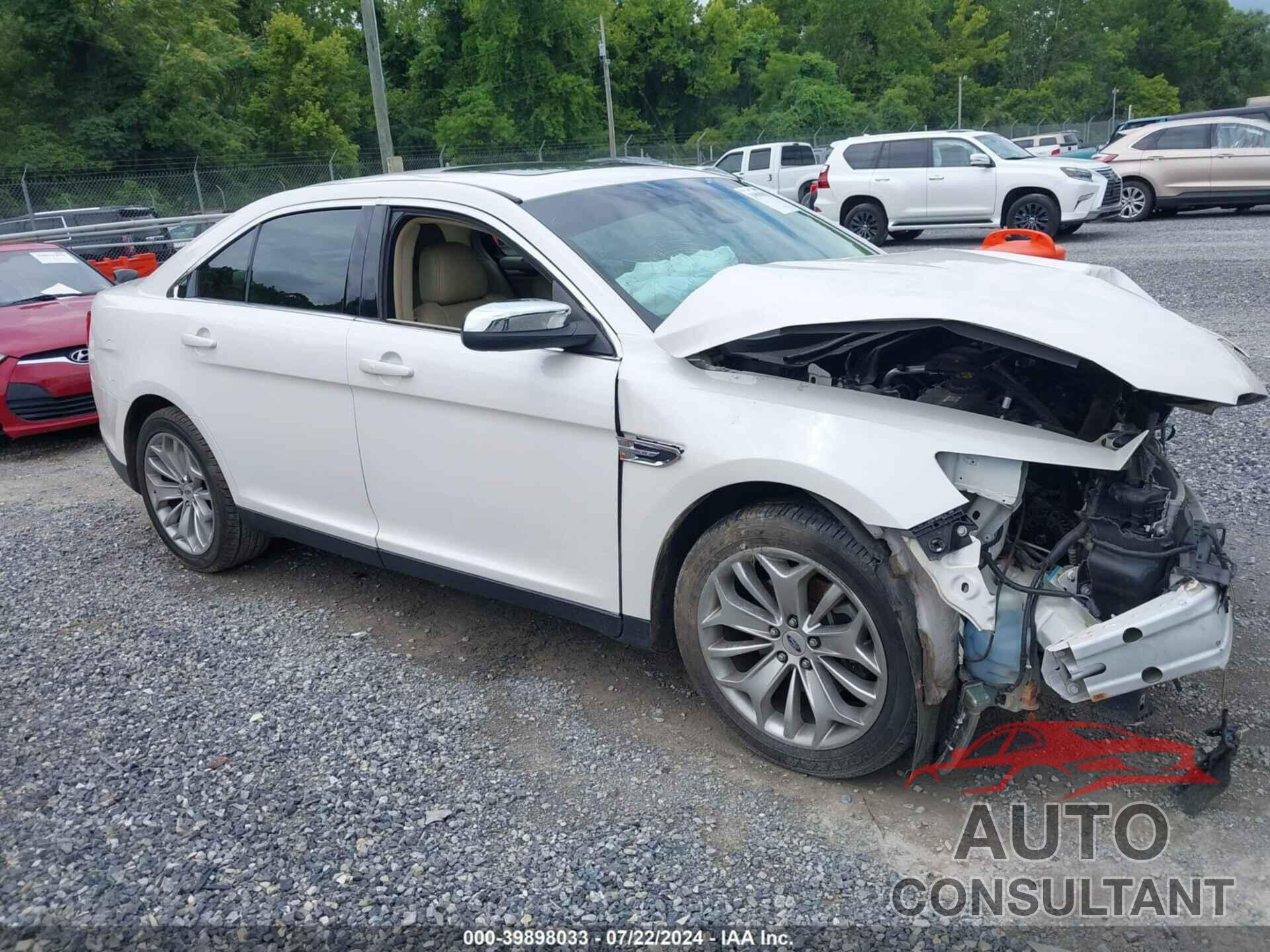 FORD TAURUS 2018 - 1FAHP2F84JG120485