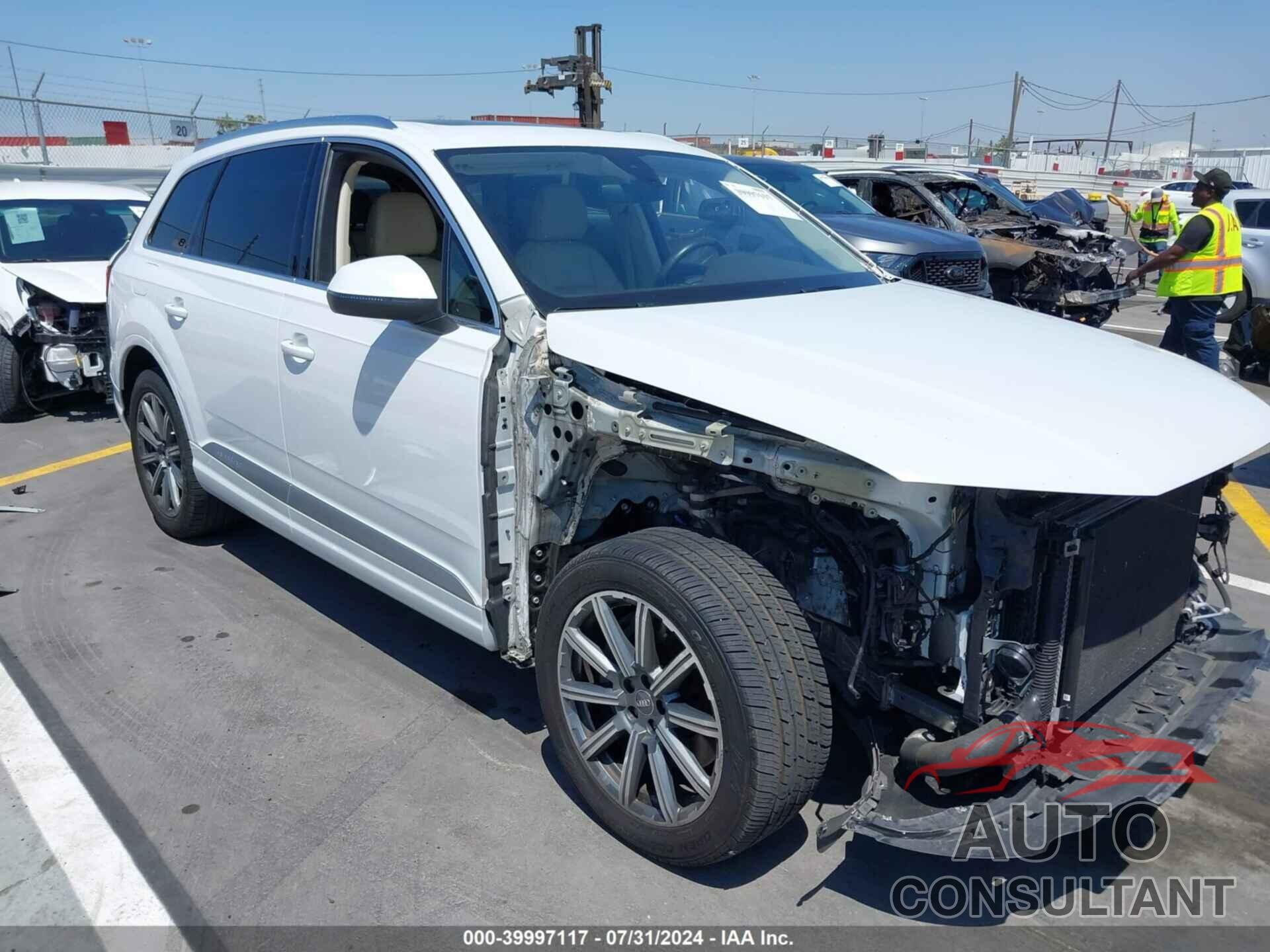 AUDI Q7 2018 - WA1LHAF74JD044104