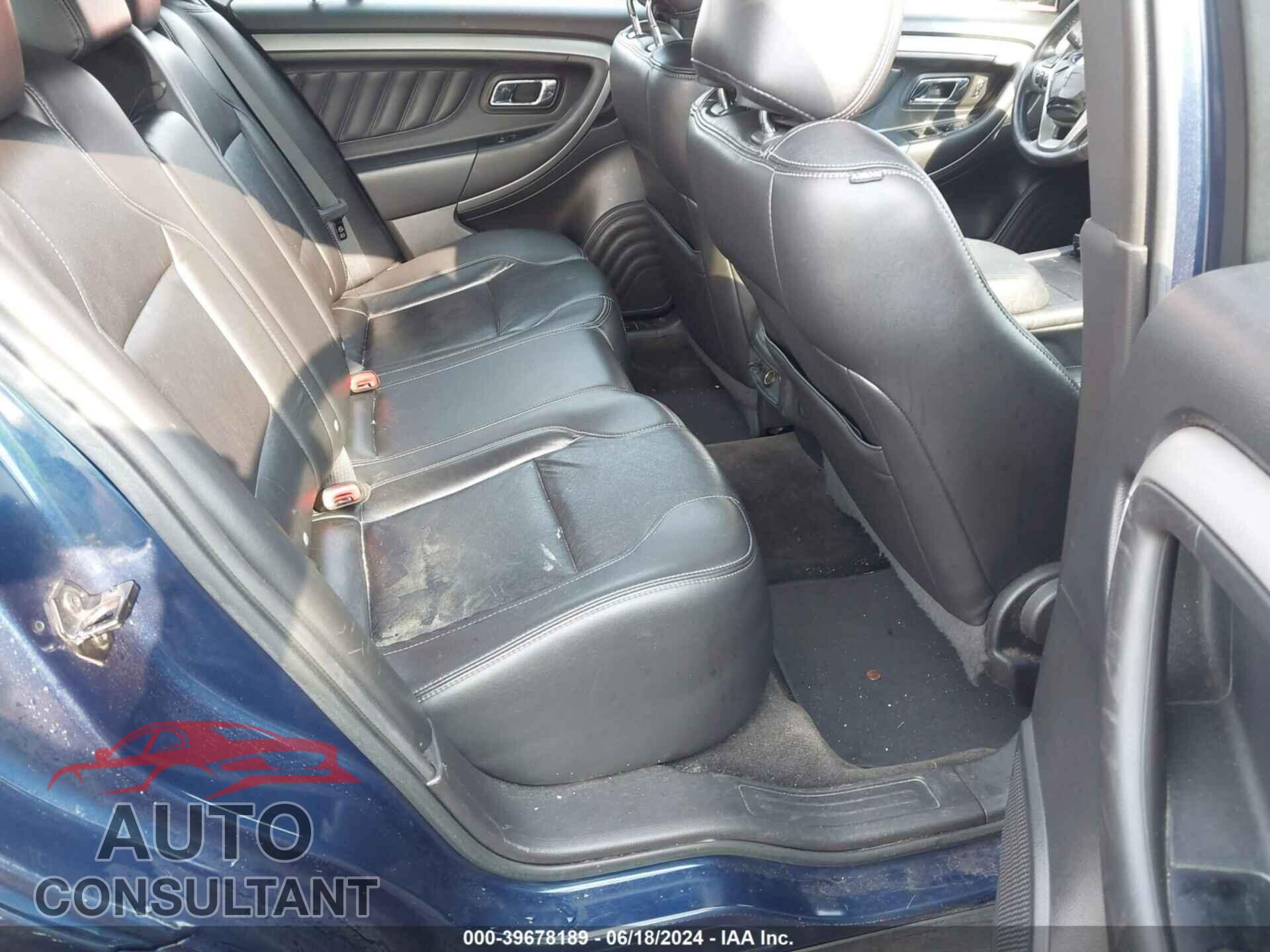 FORD TAURUS 2016 - 1FAHP2E82GG149185
