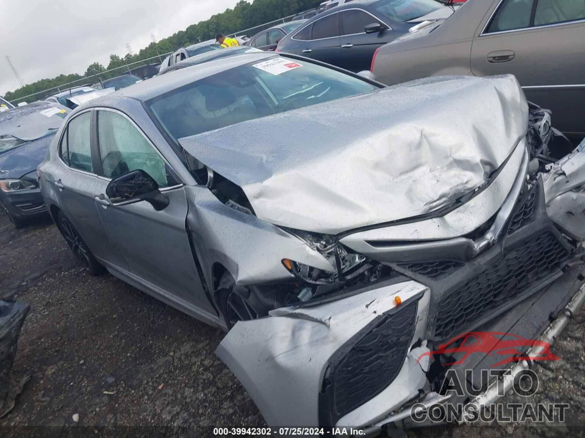 TOYOTA CAMRY 2022 - 4T1G11AK8NU618048