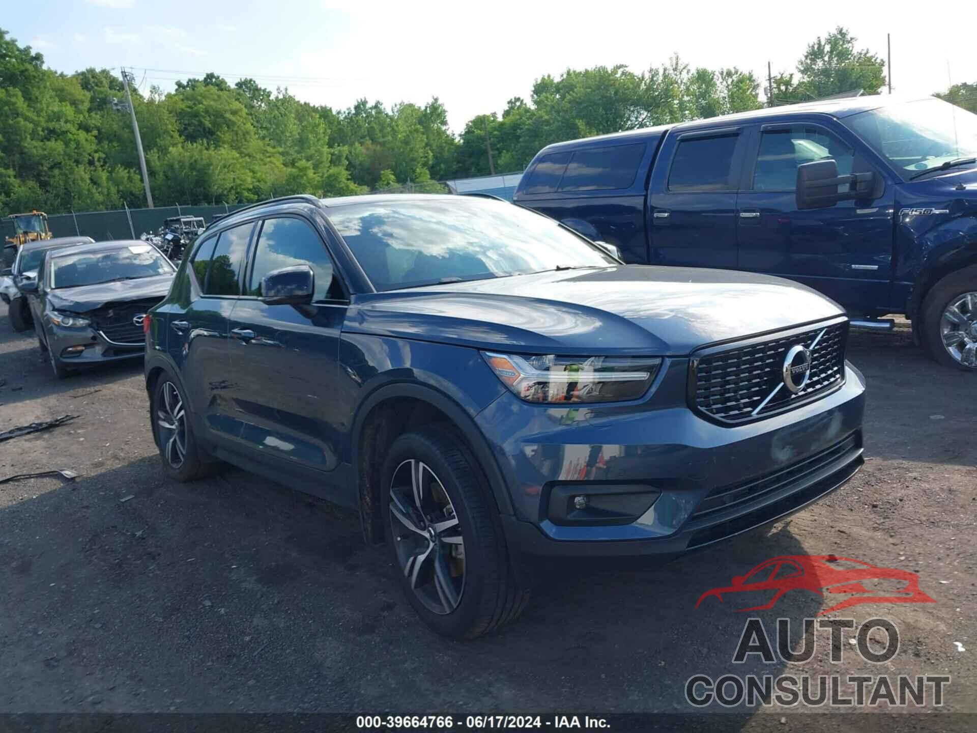 VOLVO XC40 2022 - YV4162UM8N2784528