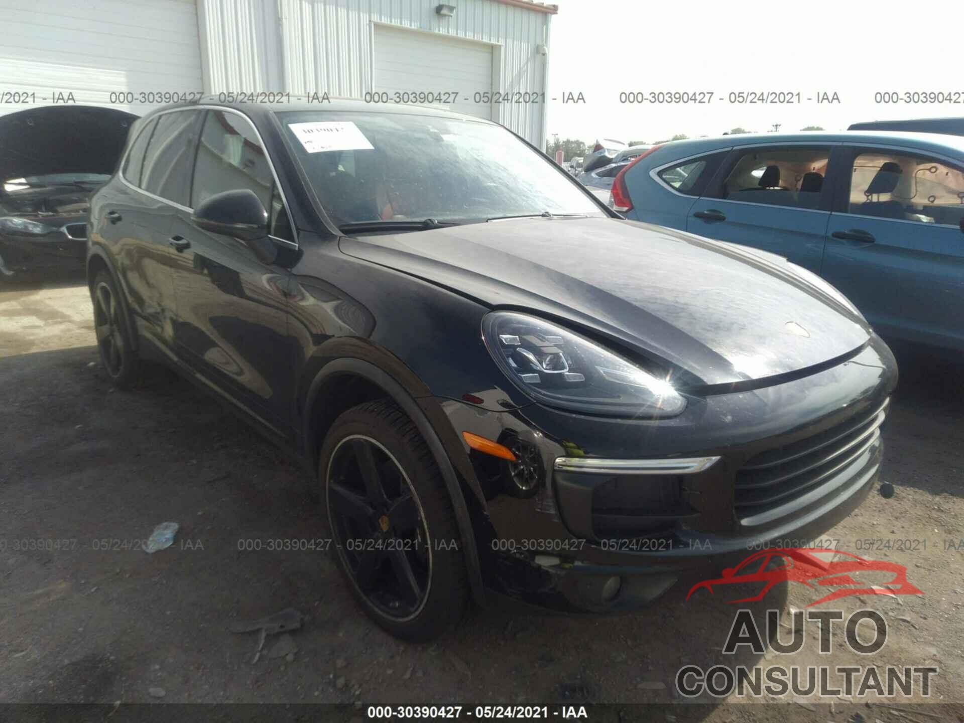 PORSCHE CAYENNE 2016 - WP1AA2A21GKA10448