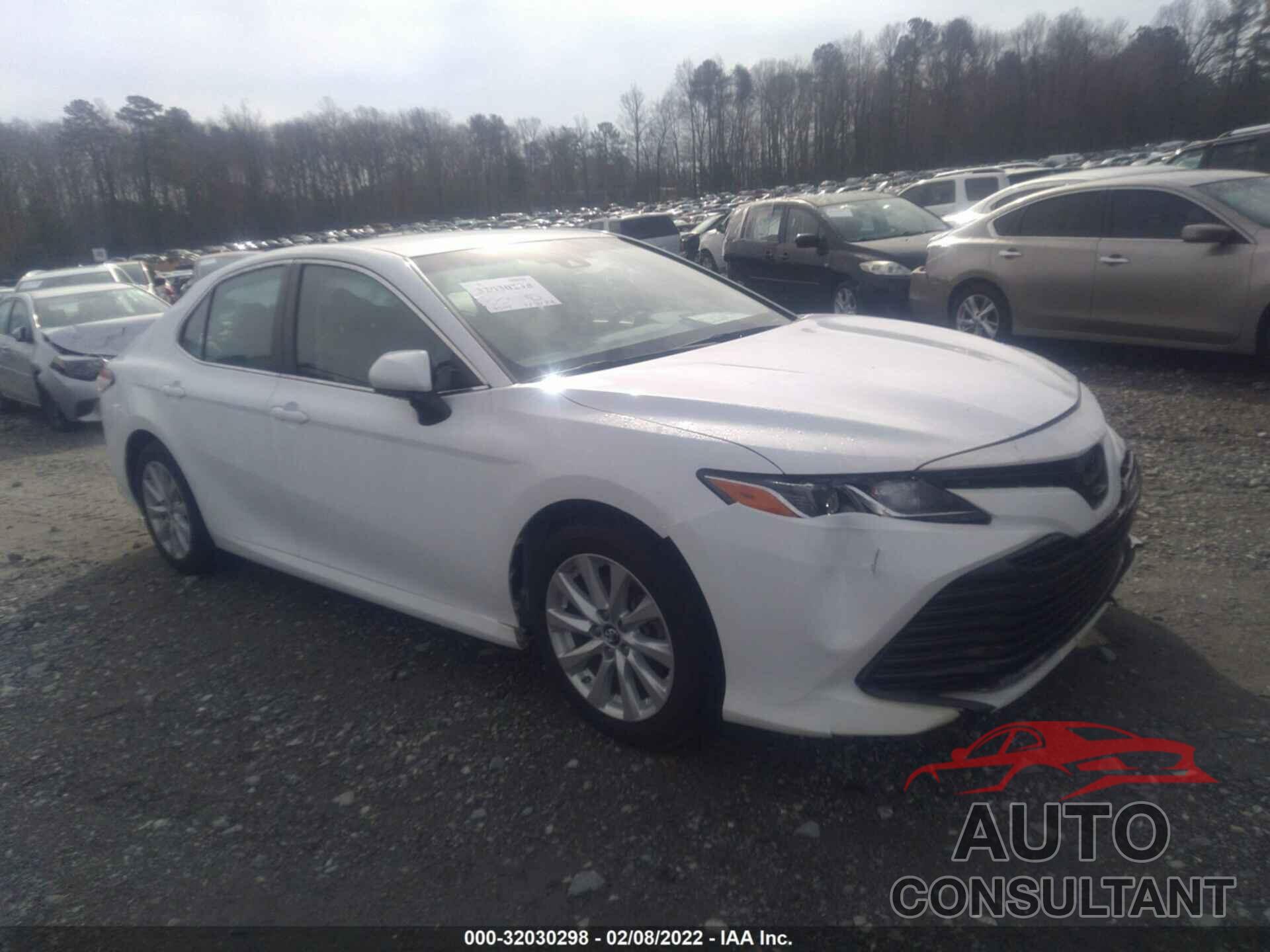 TOYOTA CAMRY 2018 - 4T1B11HK3JU142527