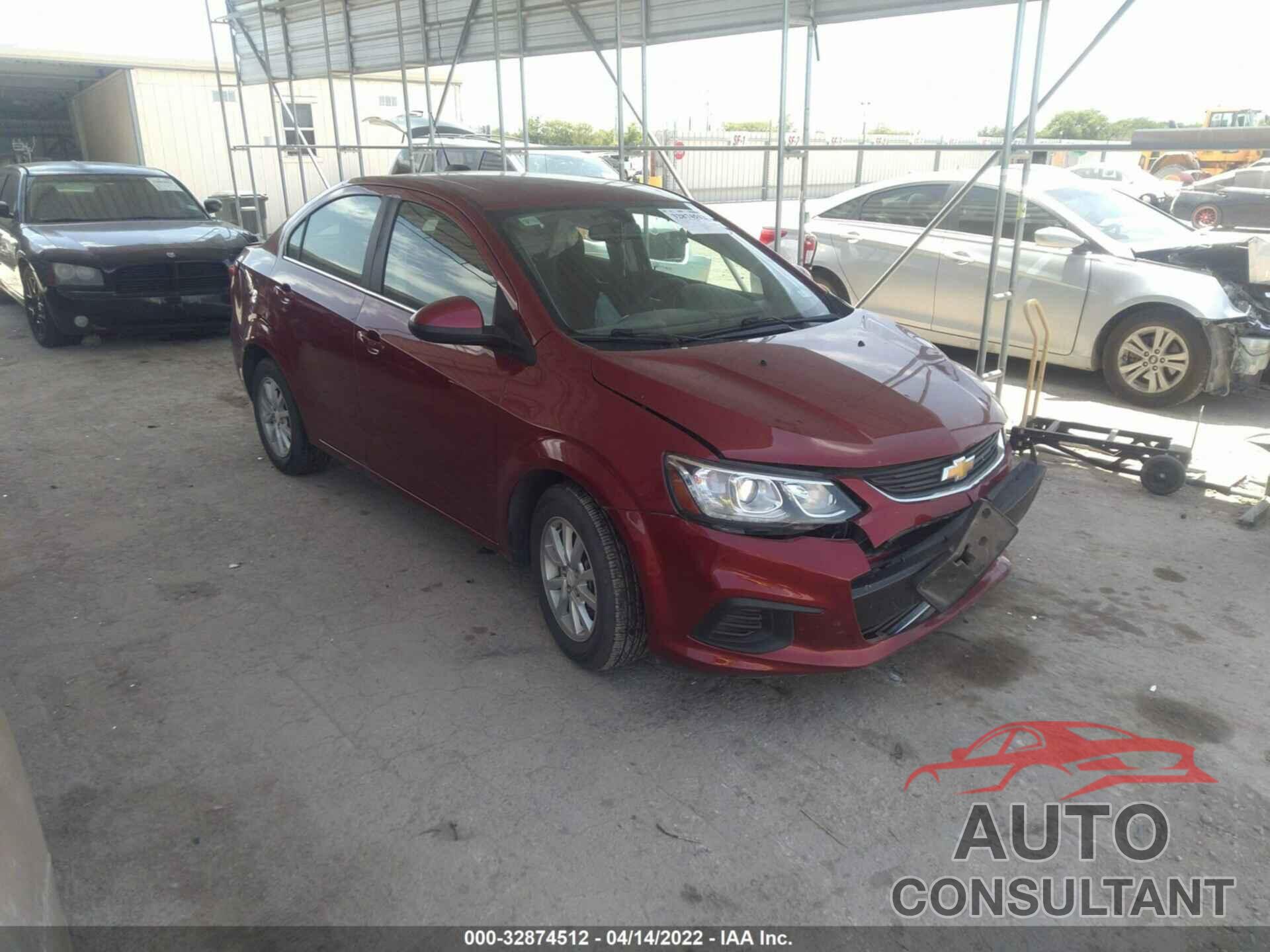 CHEVROLET SONIC 2018 - 1G1JD5SH8J4102061