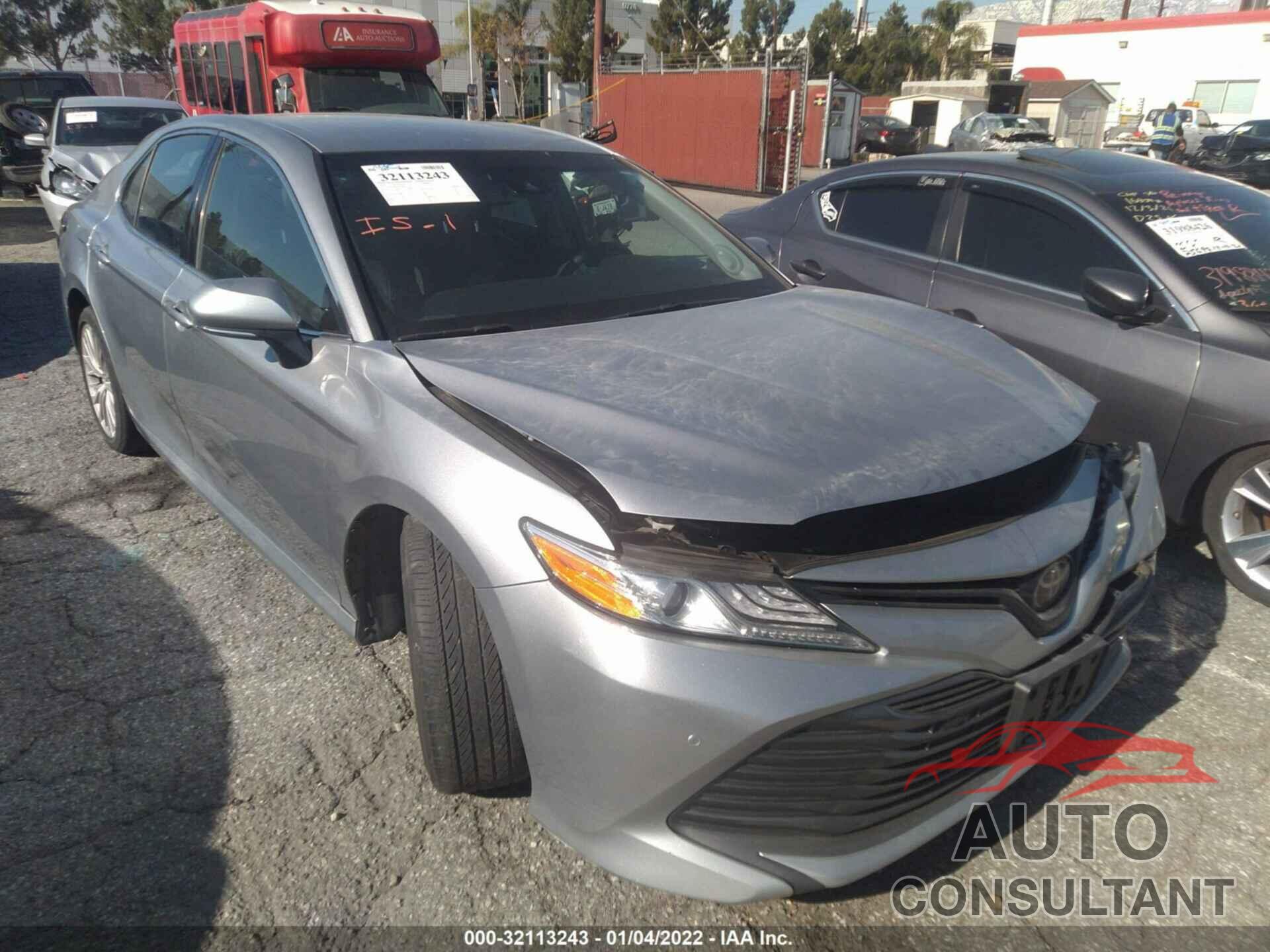 TOYOTA CAMRY 2018 - 4T1B11HKXJU076381