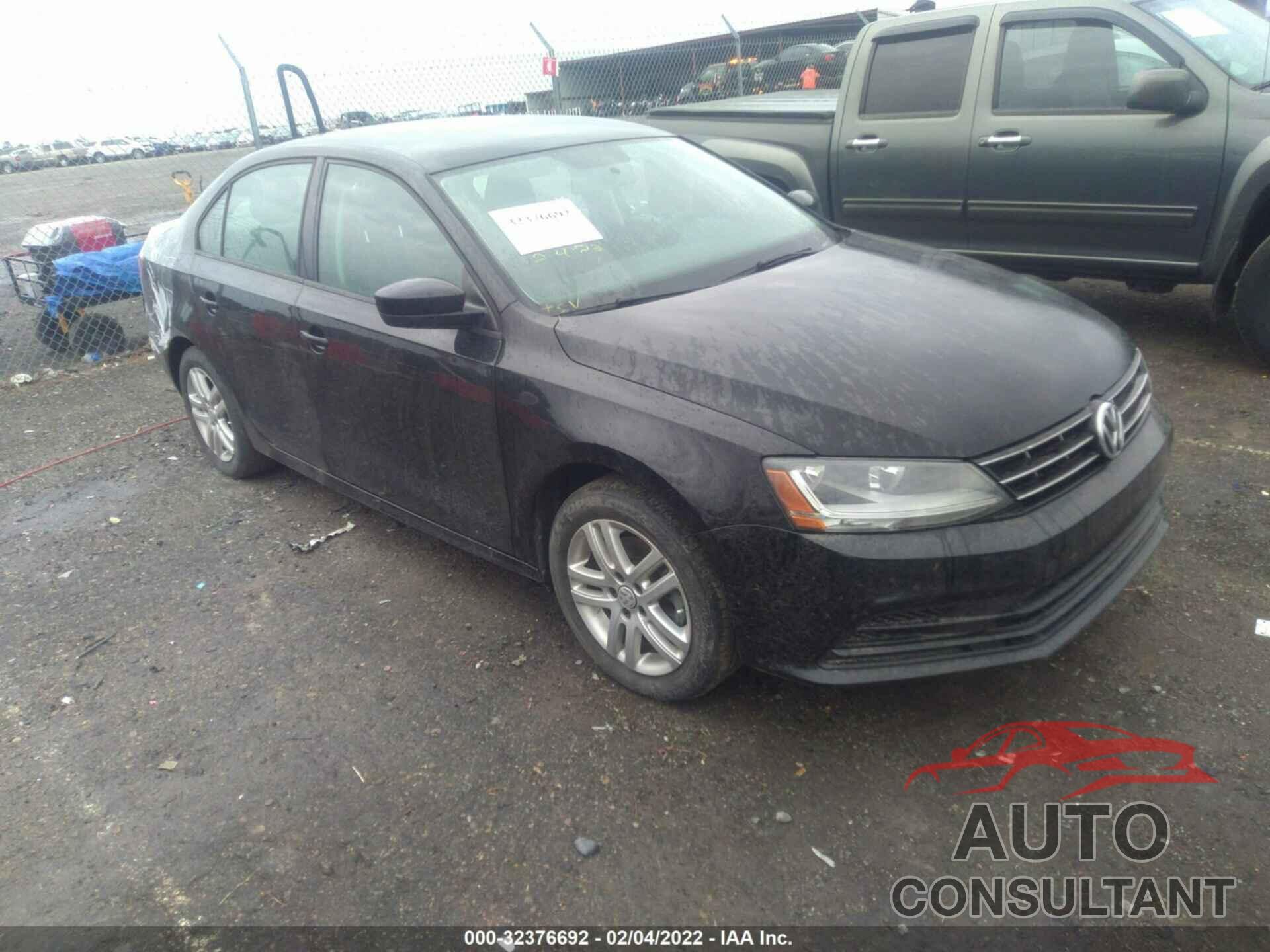 VOLKSWAGEN JETTA 2018 - 3VW2B7AJXJM241241