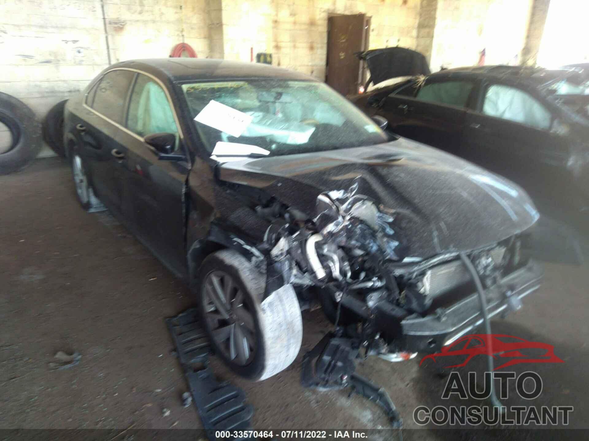 VOLKSWAGEN PASSAT 2018 - 1VWBA7A35JC013279