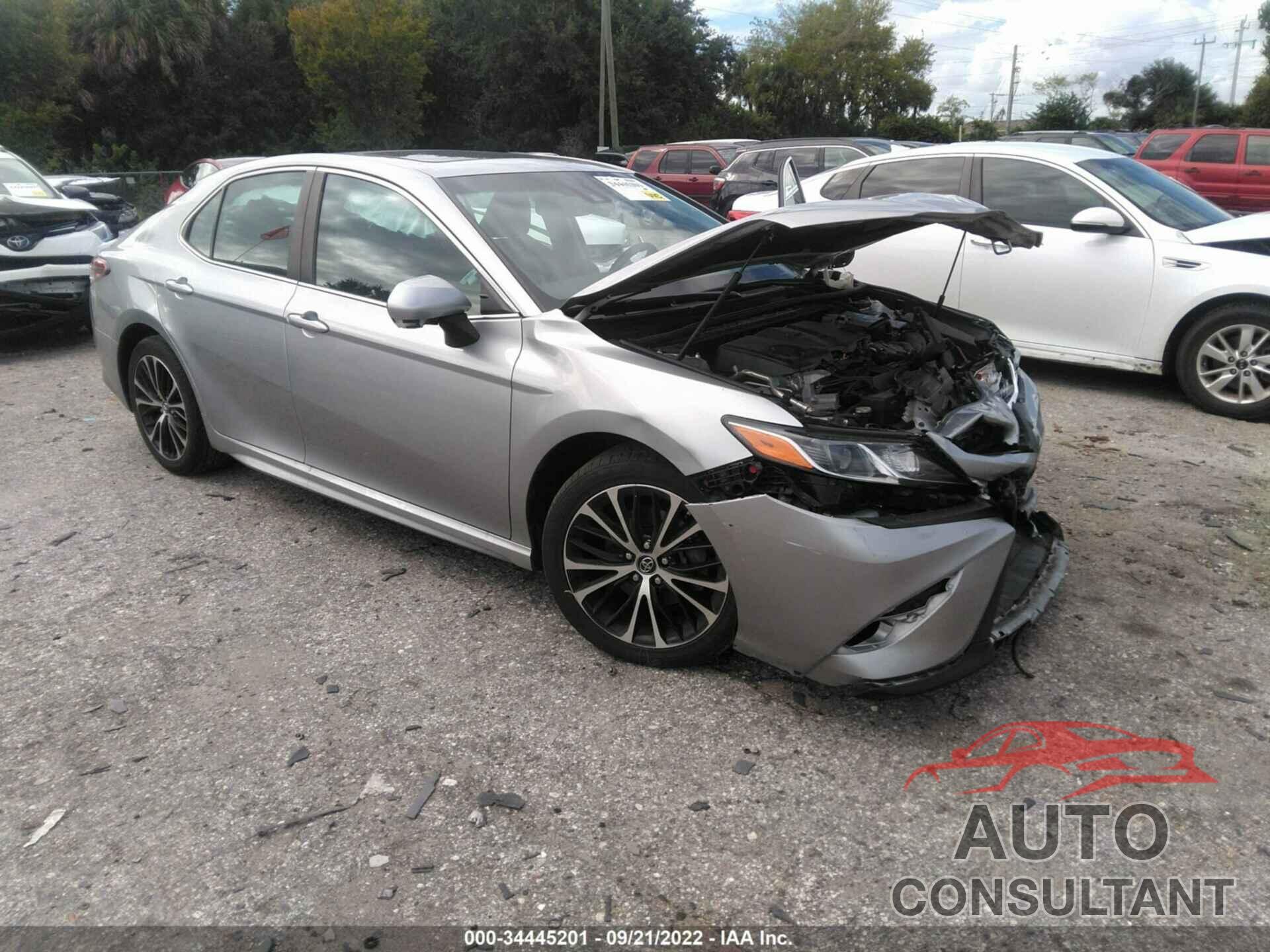 TOYOTA CAMRY 2018 - 4T1B11HK2JU130224